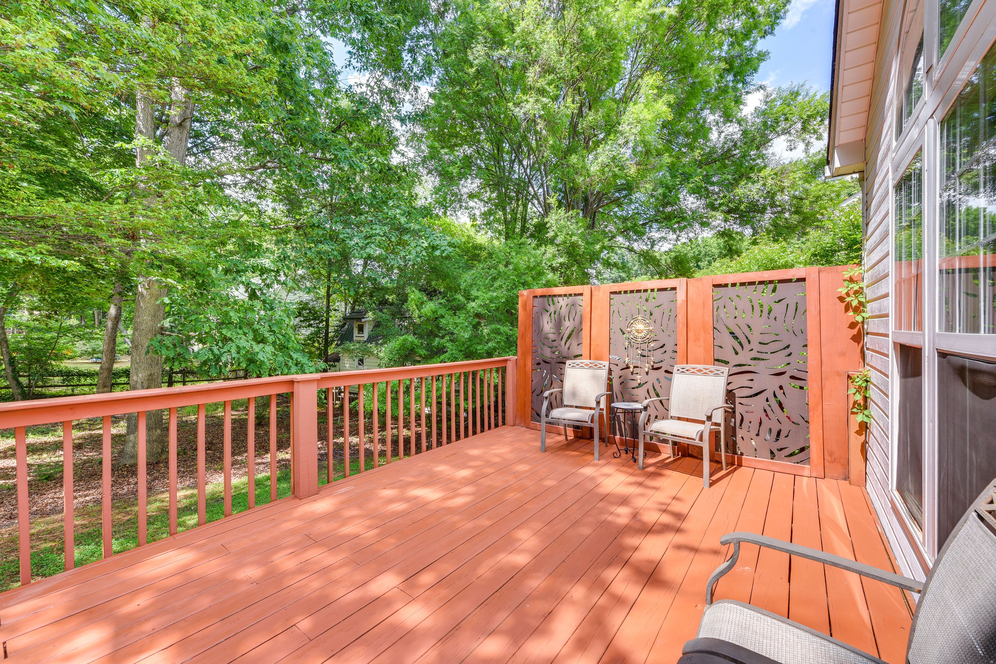 Deck | Seating | Dining Area