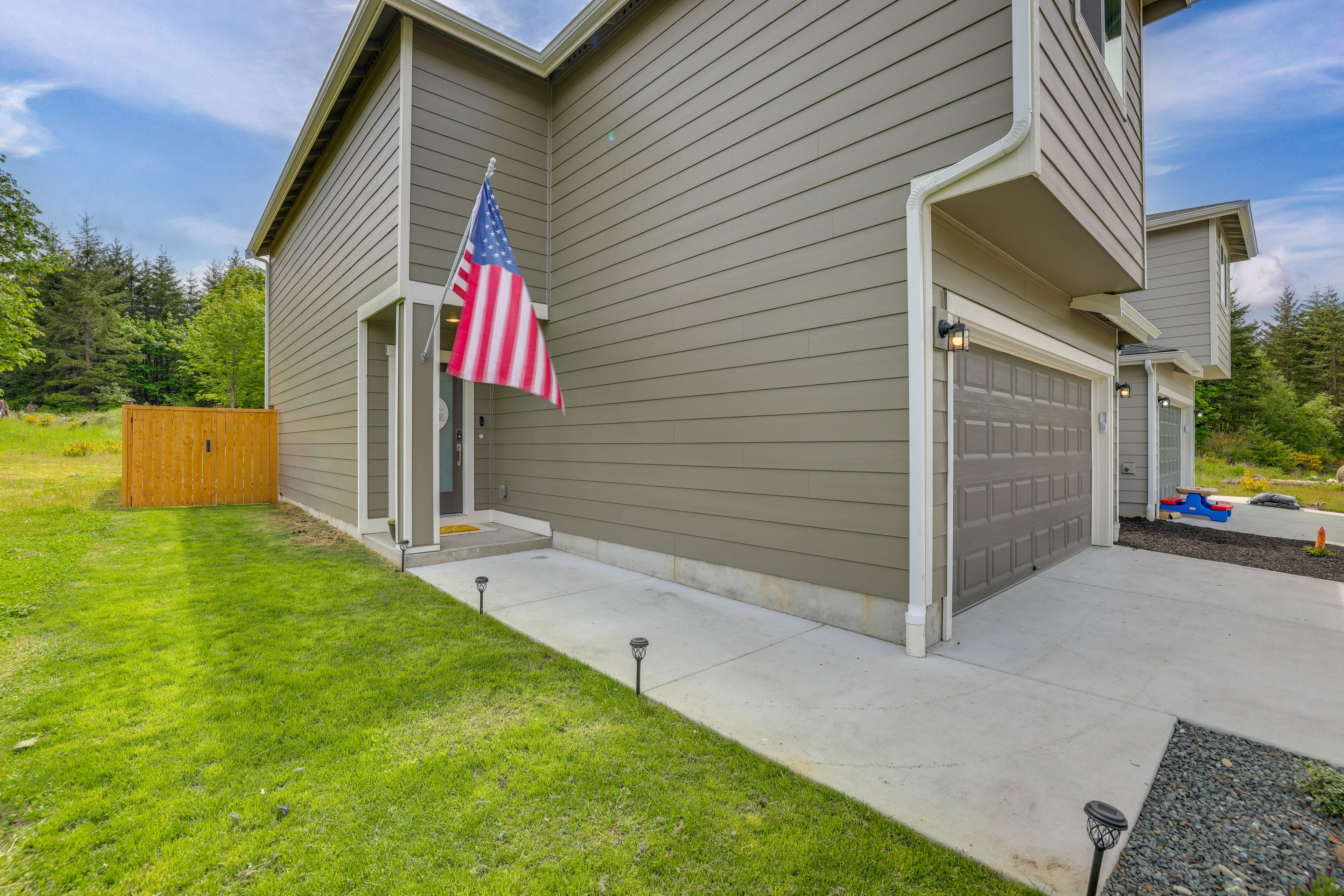 Townhome Exterior | Parking | Garage (1 Vehicle) | Driveway (2 Vehicles)