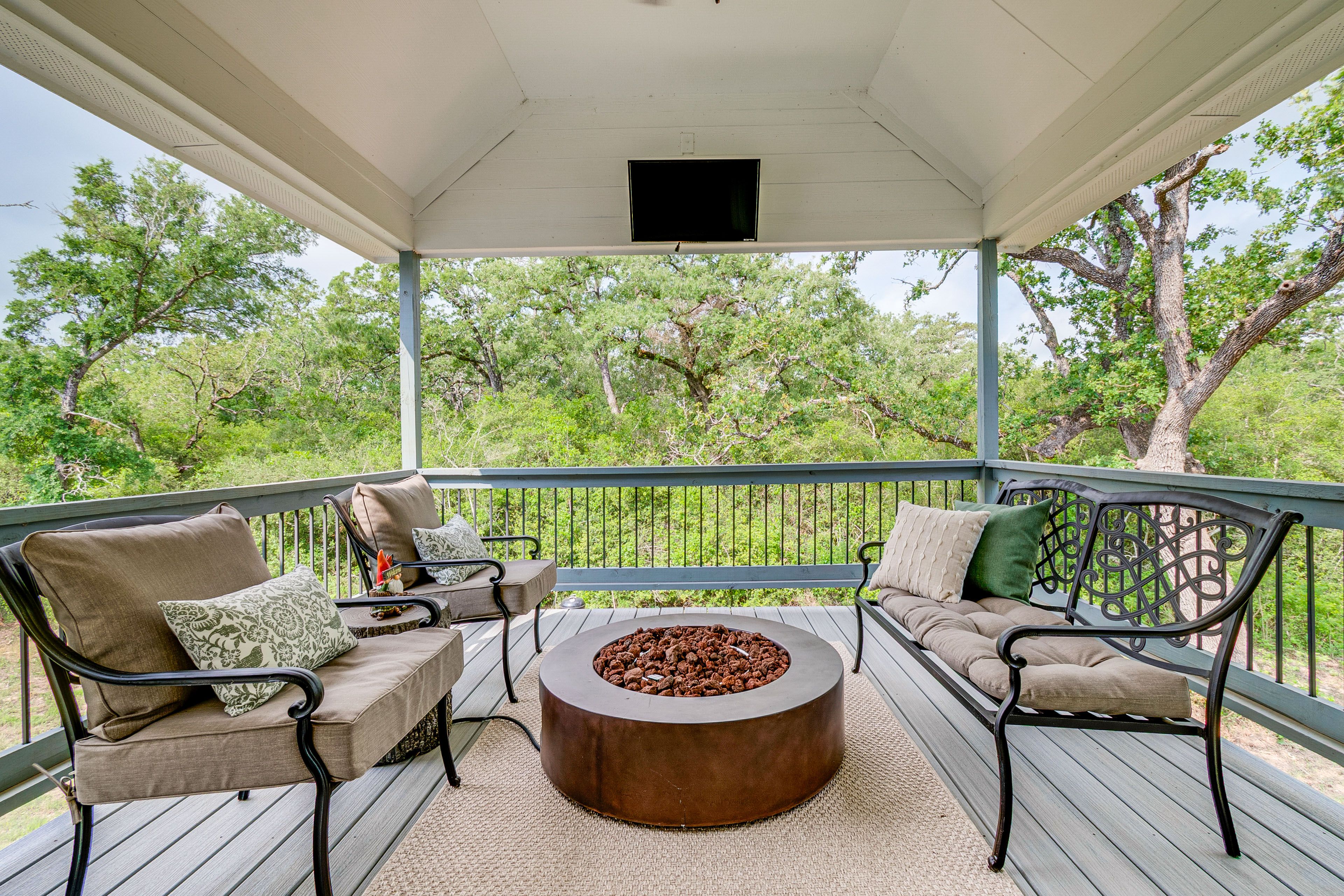 Deck | Single-Story Home