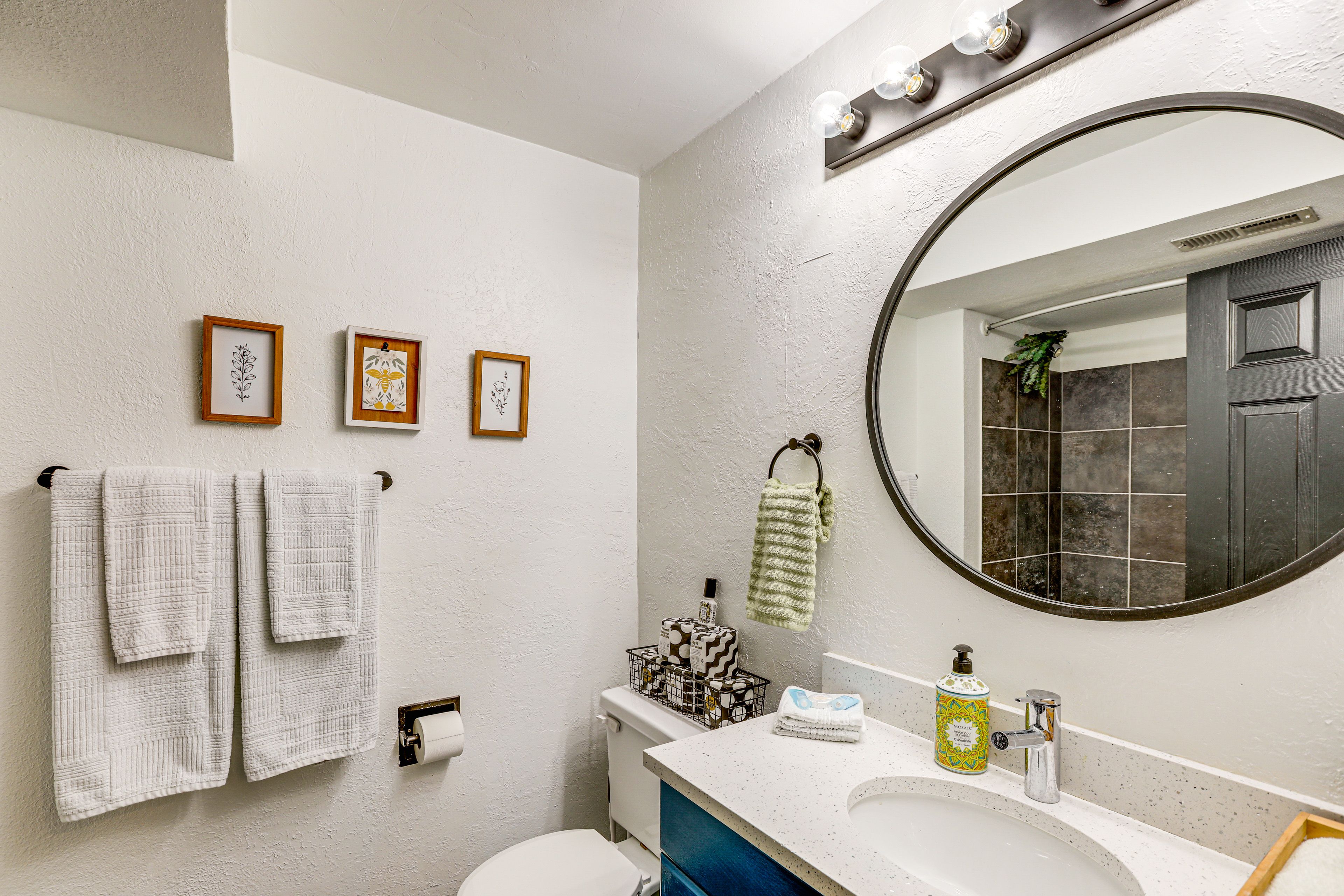 Bathroom | Bathtub/Shower | Lower Level