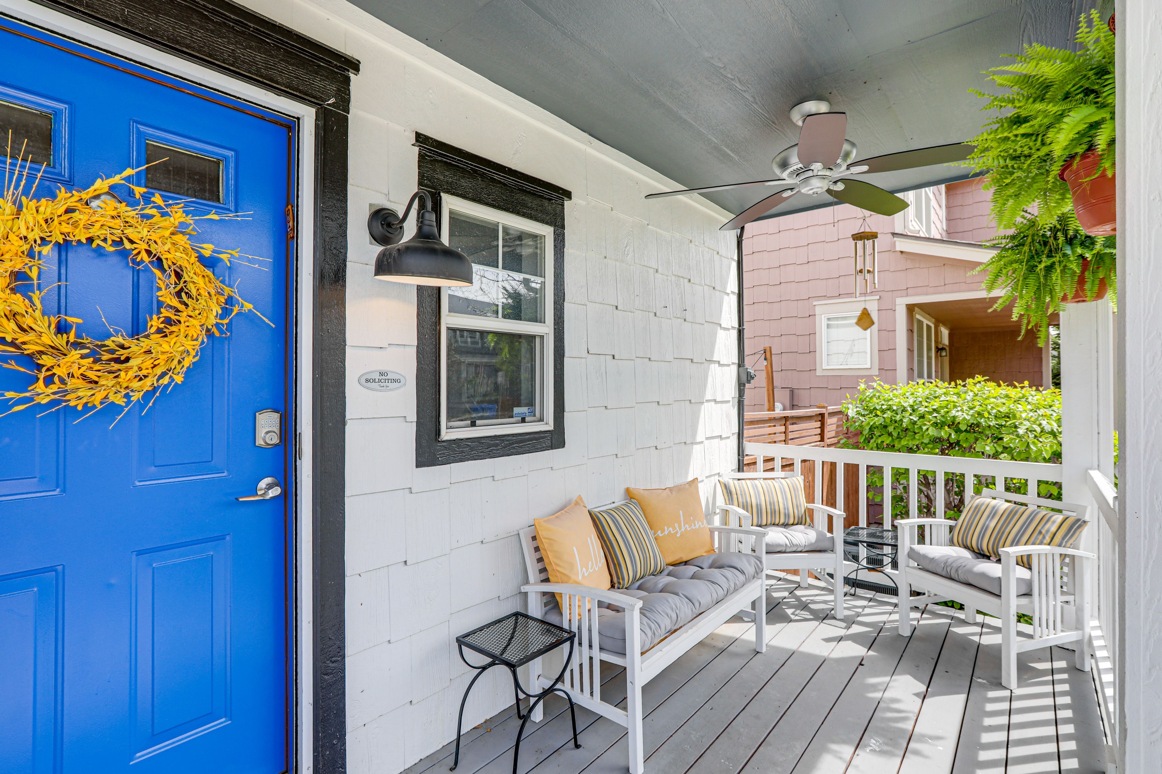 Front Porch | Lounge Seating