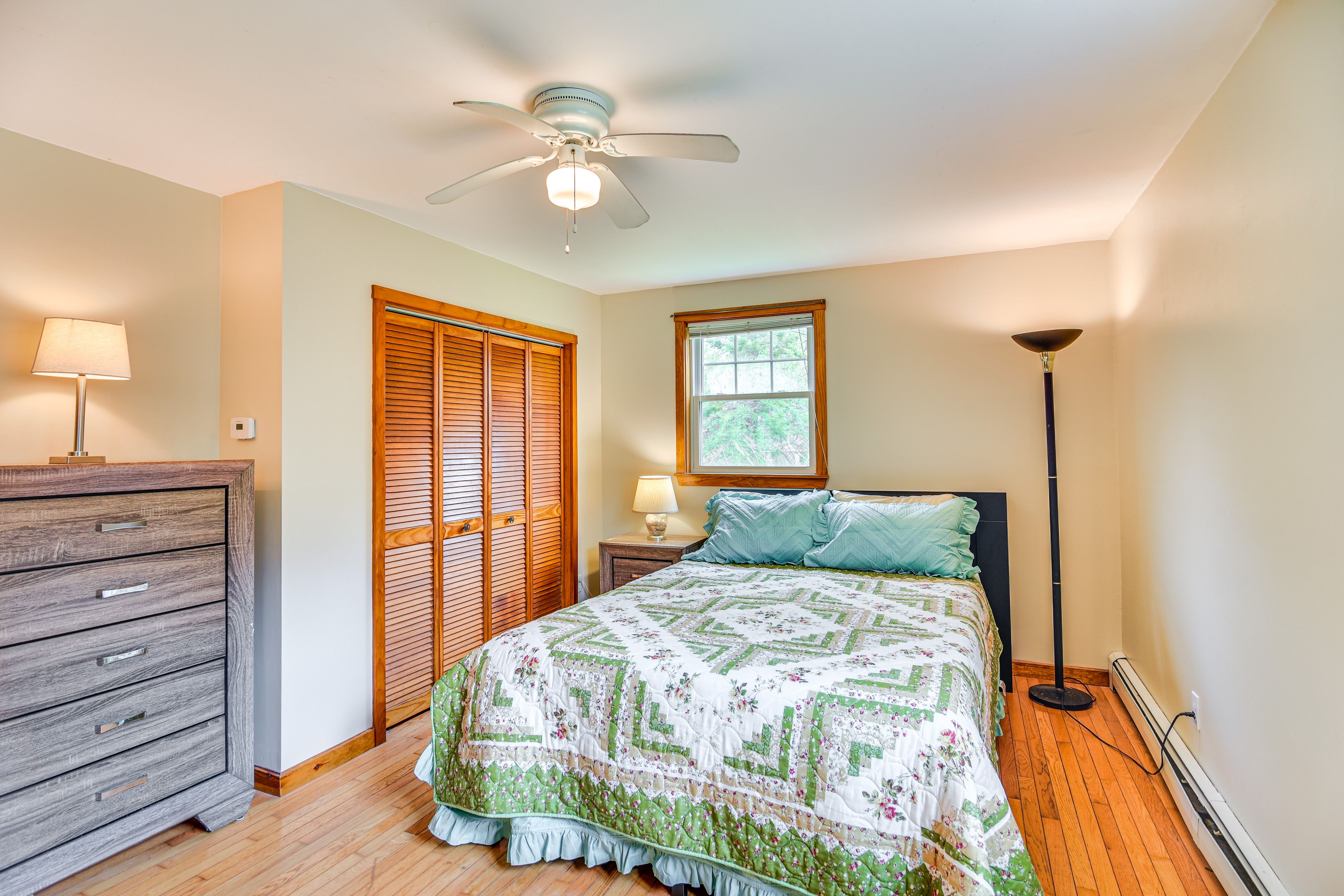 Bedroom 1 | Queen Bed | Linens Provided