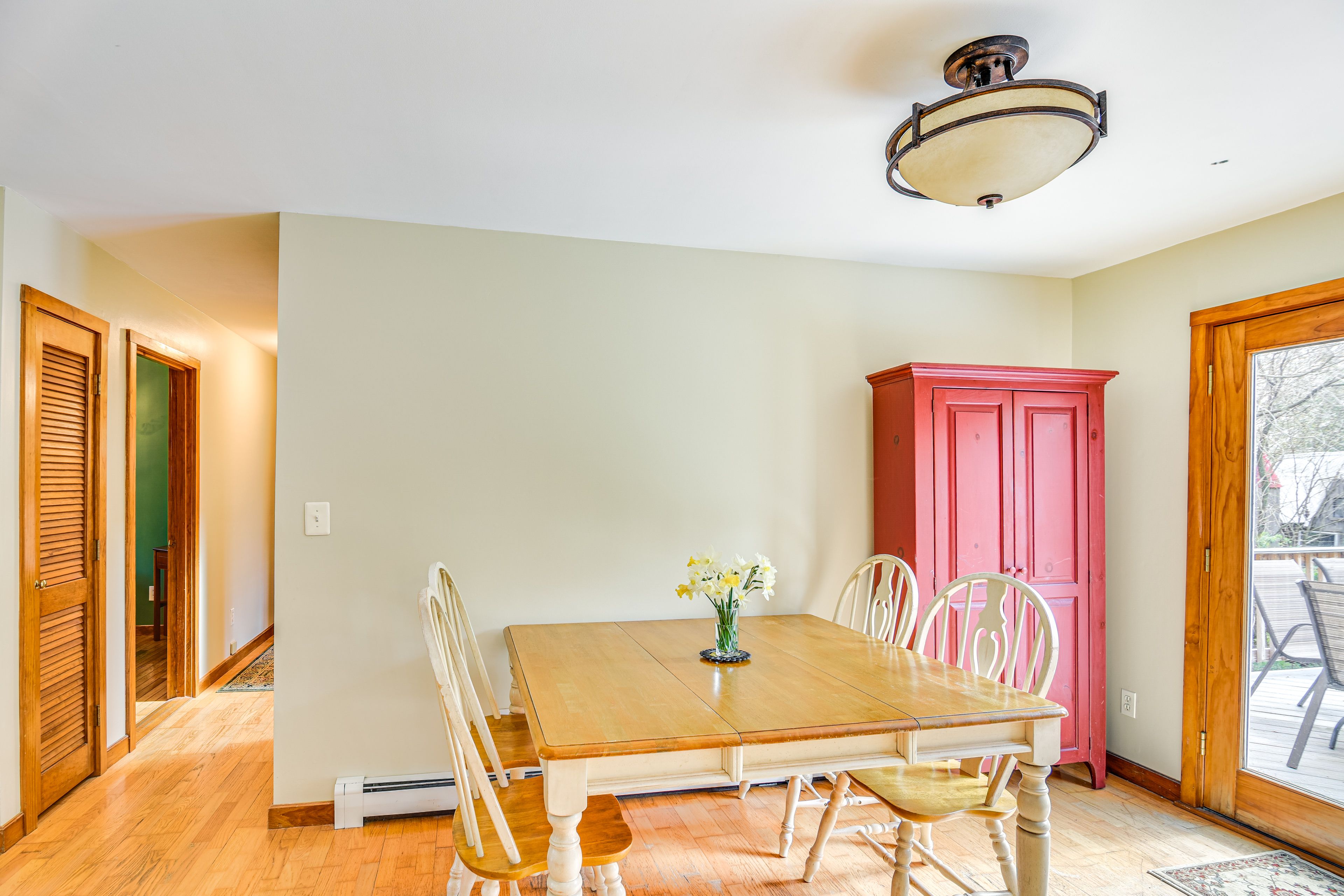 Dining Area | Central Heating | Open Floor Plan