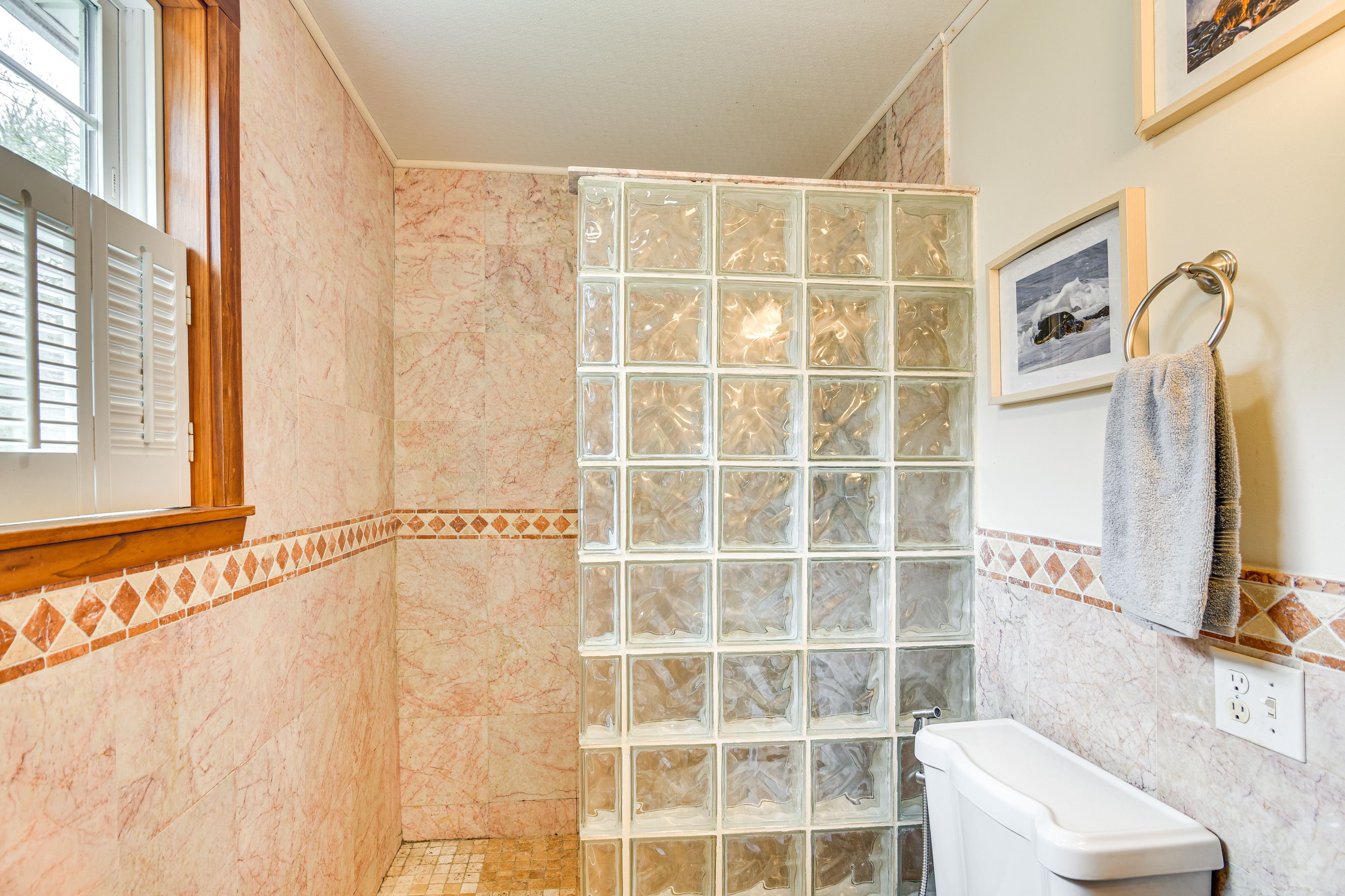 En-Suite Bathroom | Towels Provided