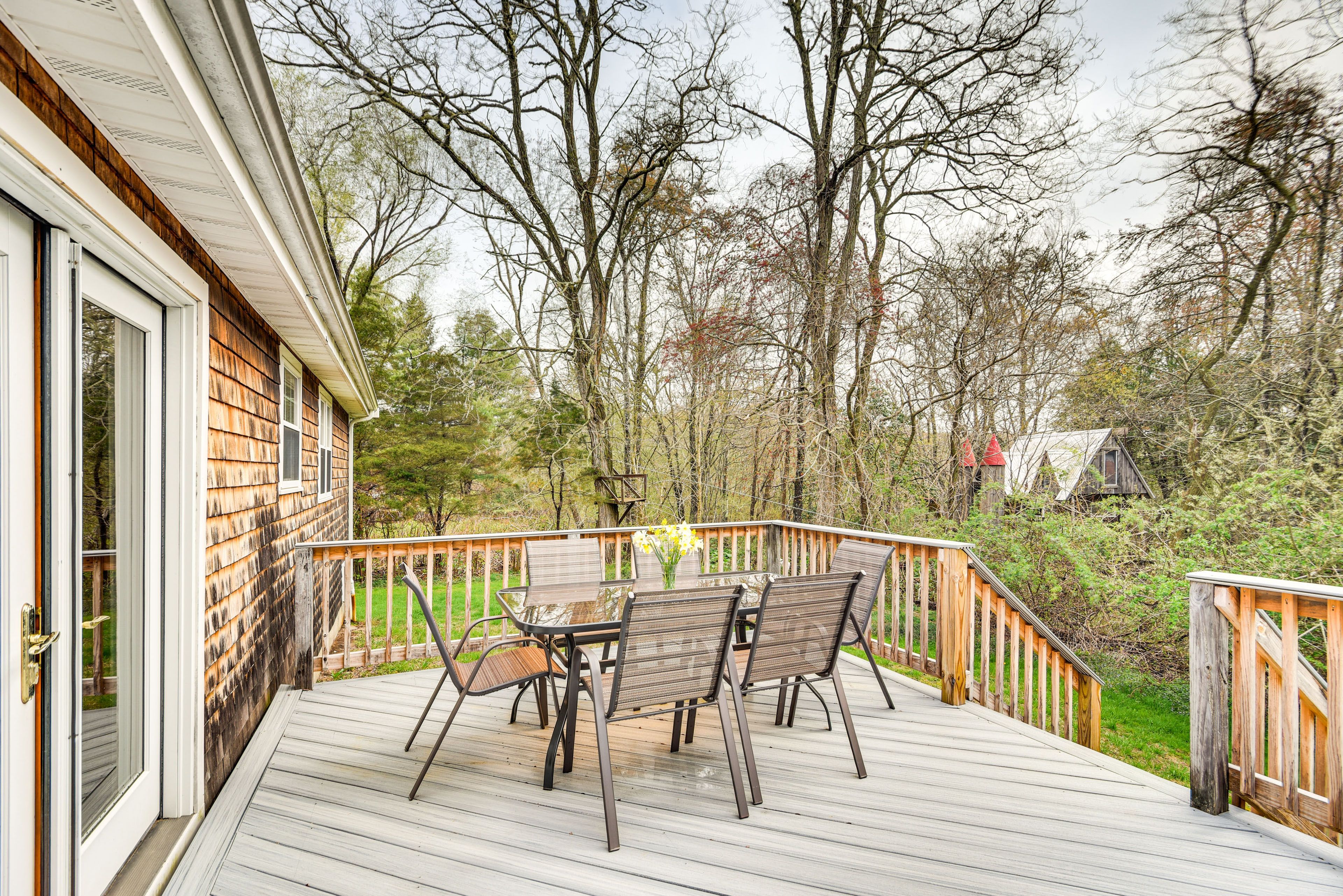Deck | Dining Area