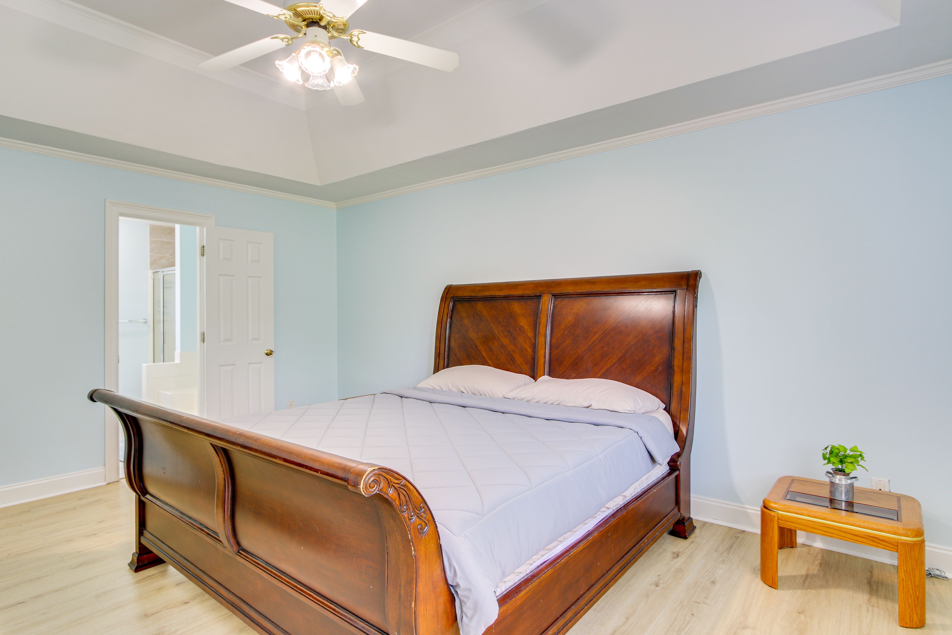 Bedroom 2 | King Bed | 2nd Floor