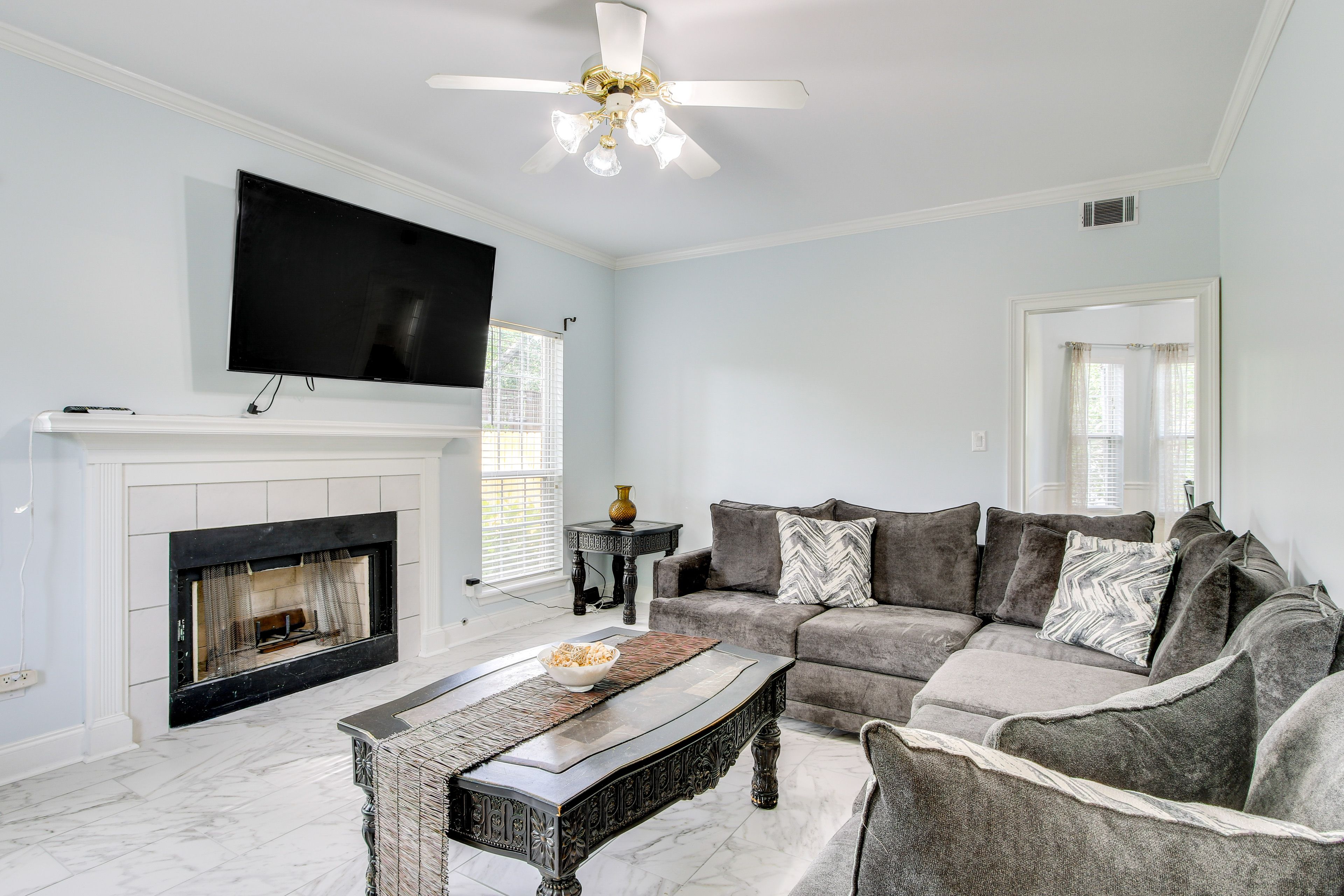 Living Room | Smart TV | Fireplace | 1st Floor