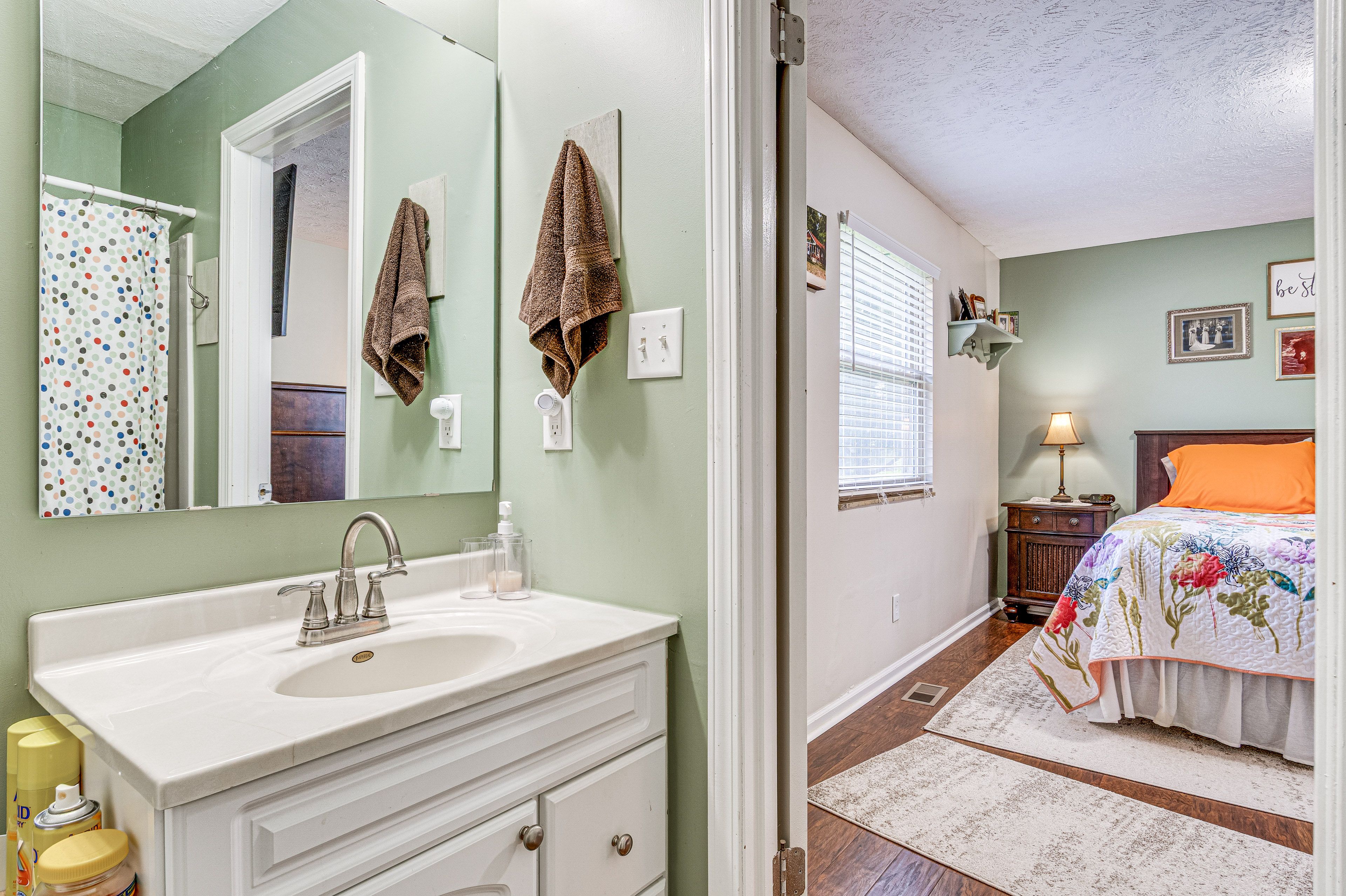 En-Suite Bathroom | Towels Provided | Hair Dryer