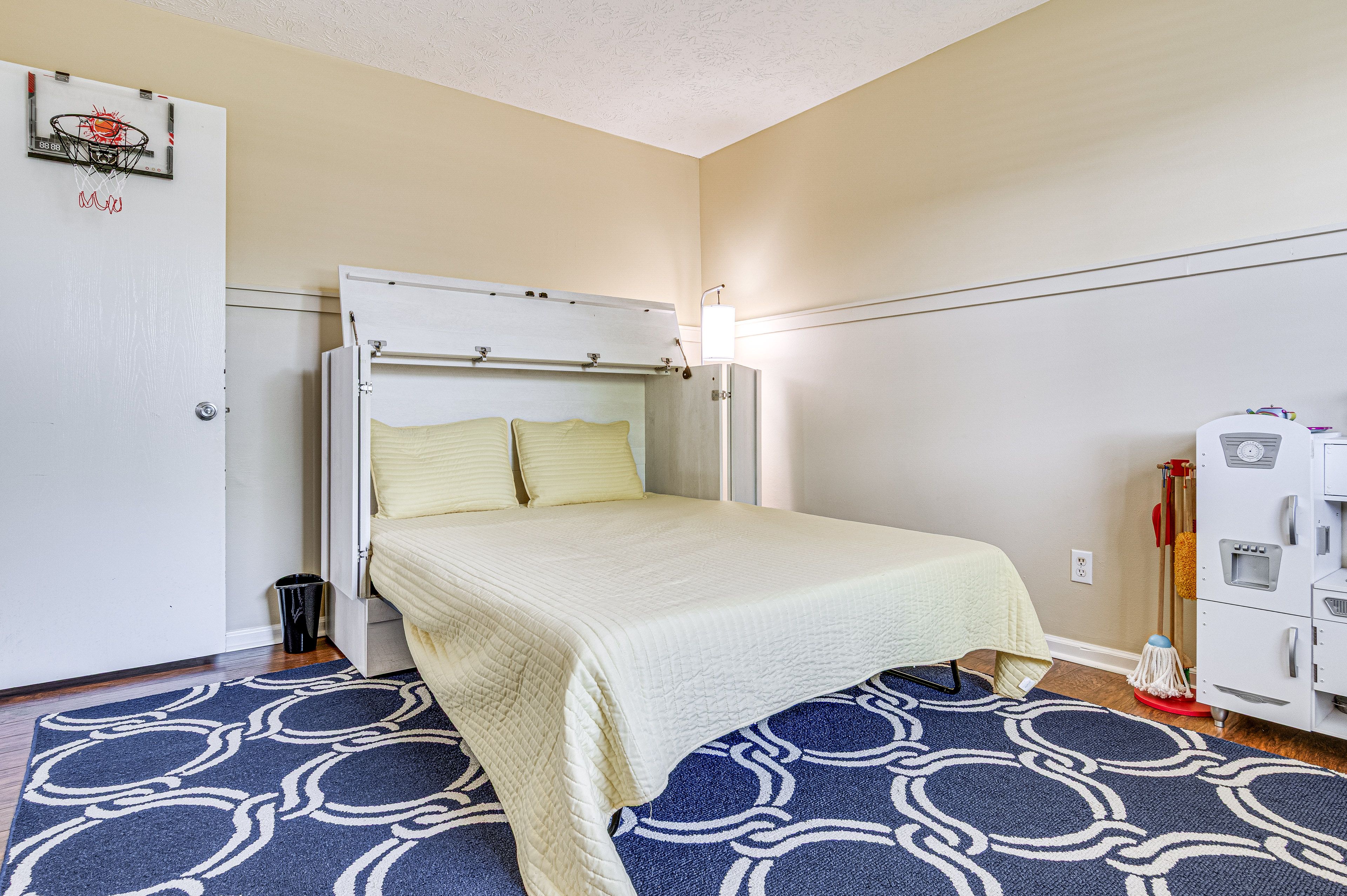 Bedroom 3 | Queen Murphy Bed | Smart TV