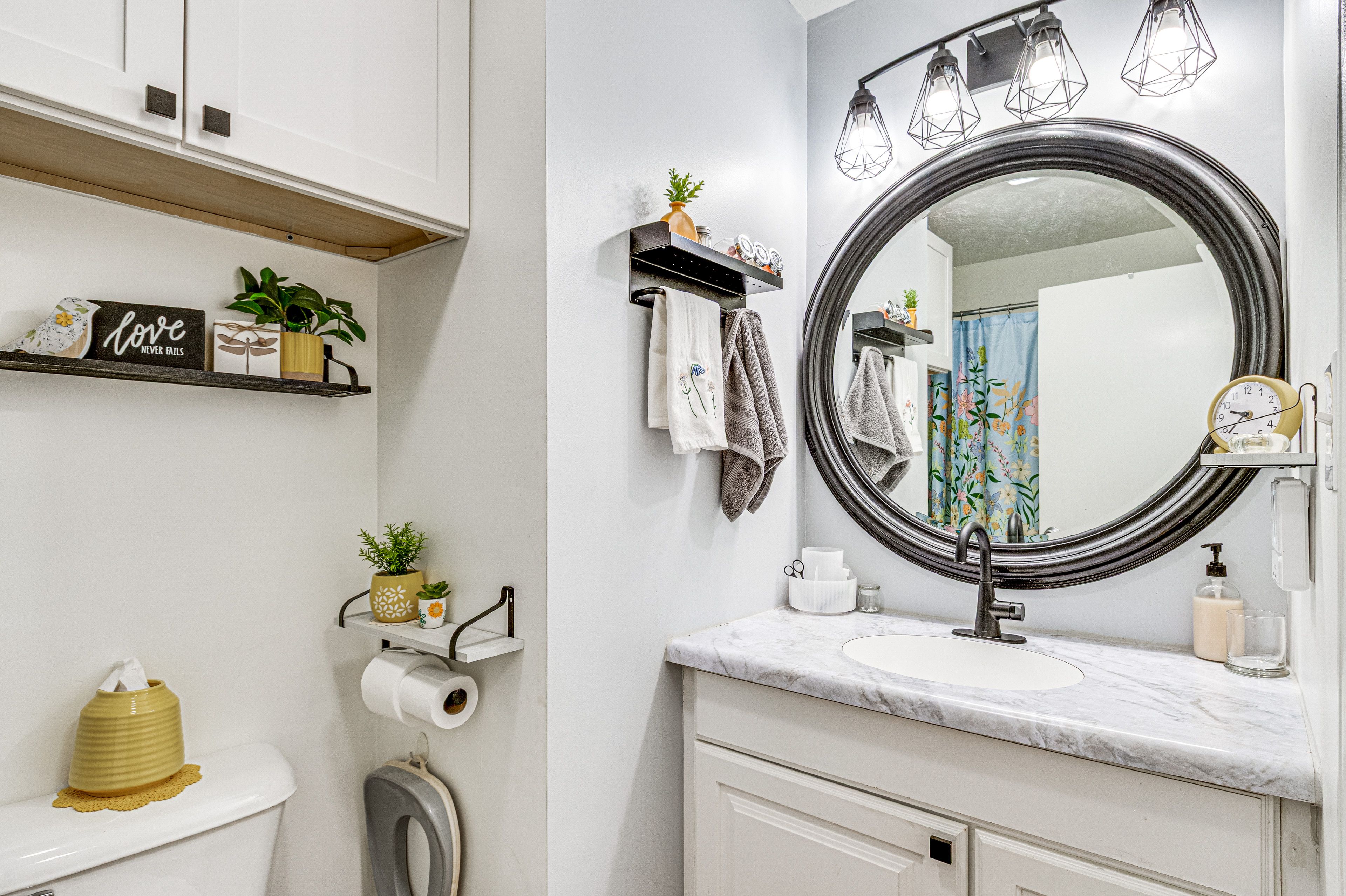 Full Bathroom