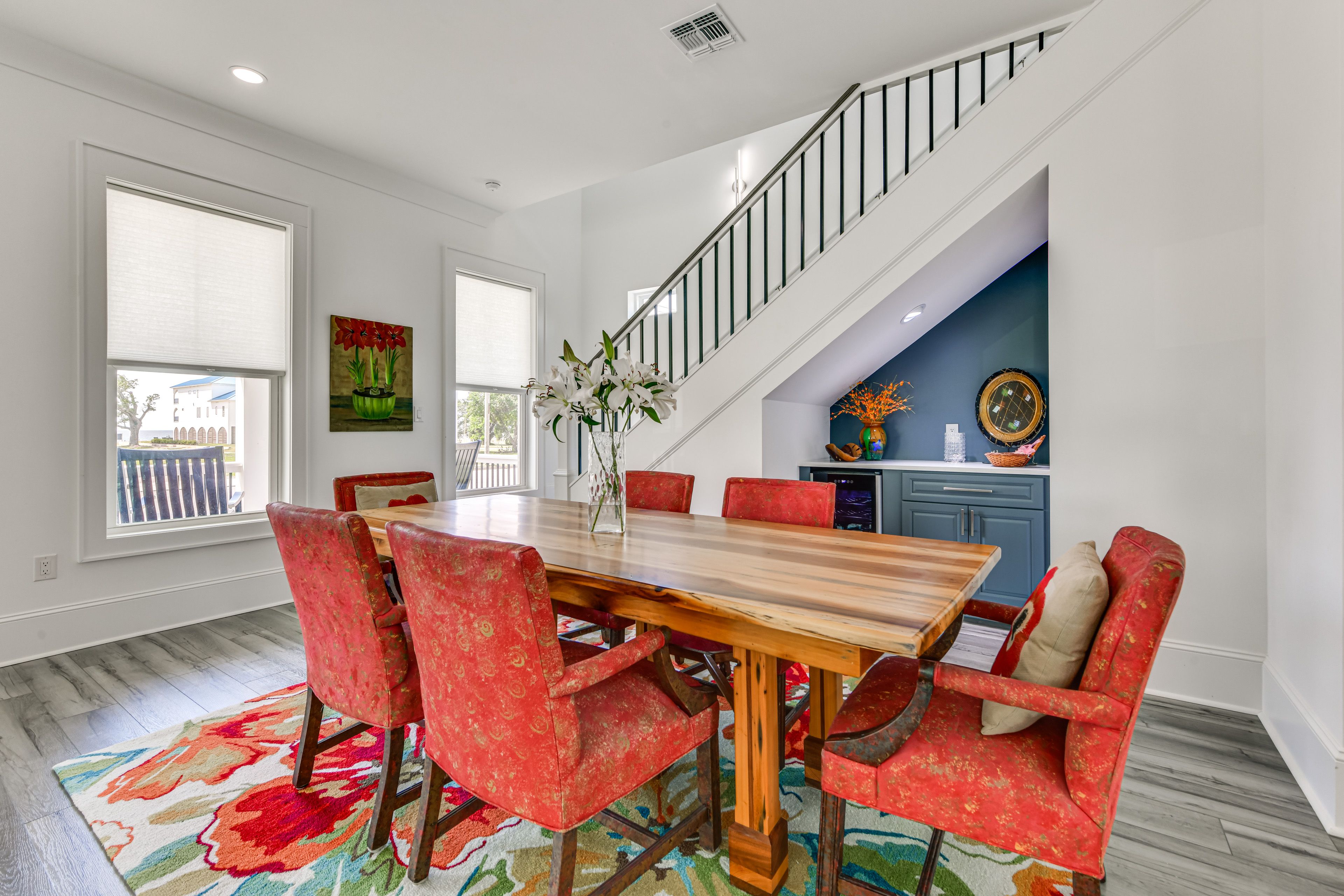 Dining Area | Dishware/Flatware Provided | 1st Floor