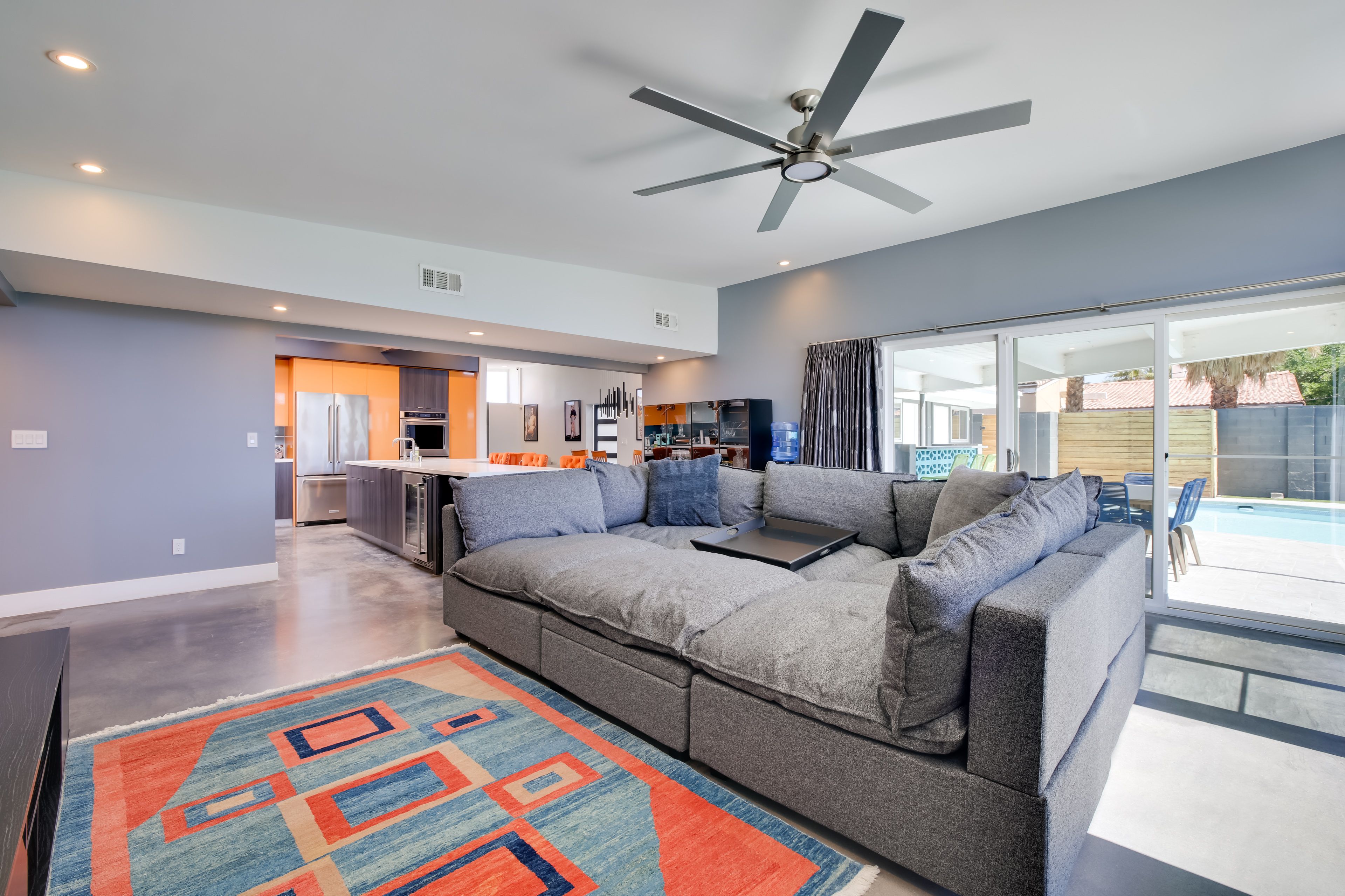 Living Room | Smart TV