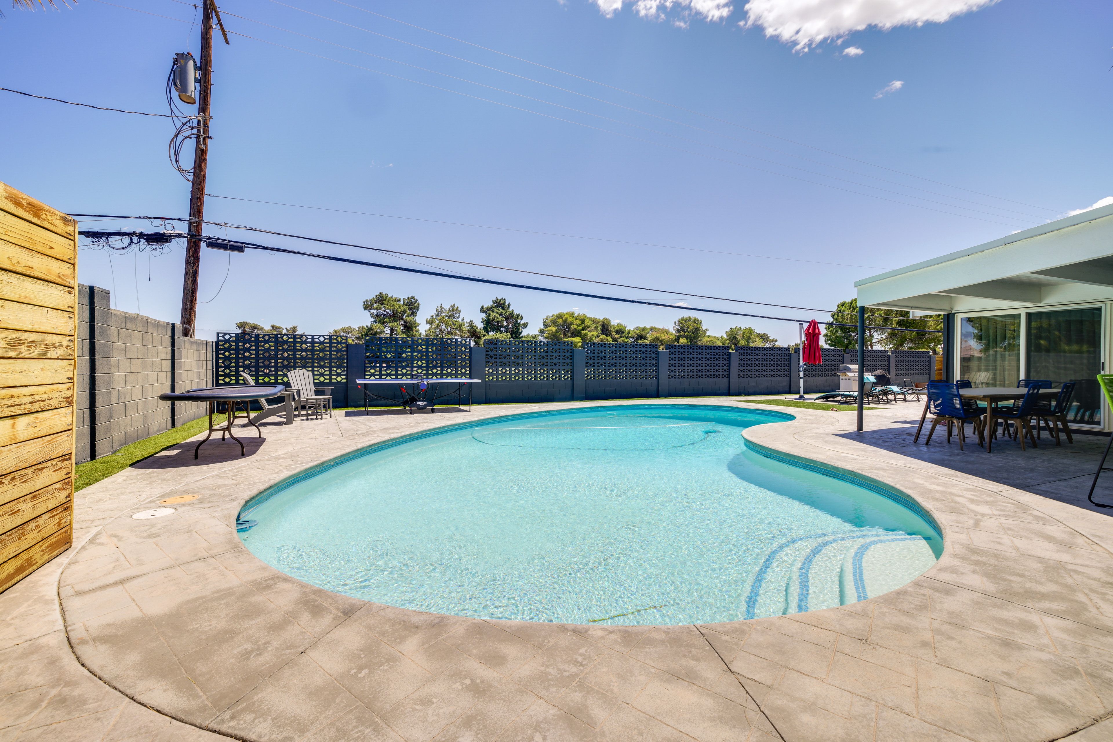 Las Vegas Vacation Rental | 2BR | 2BA | 2,500 Sq Ft | 2 Steps to Enter