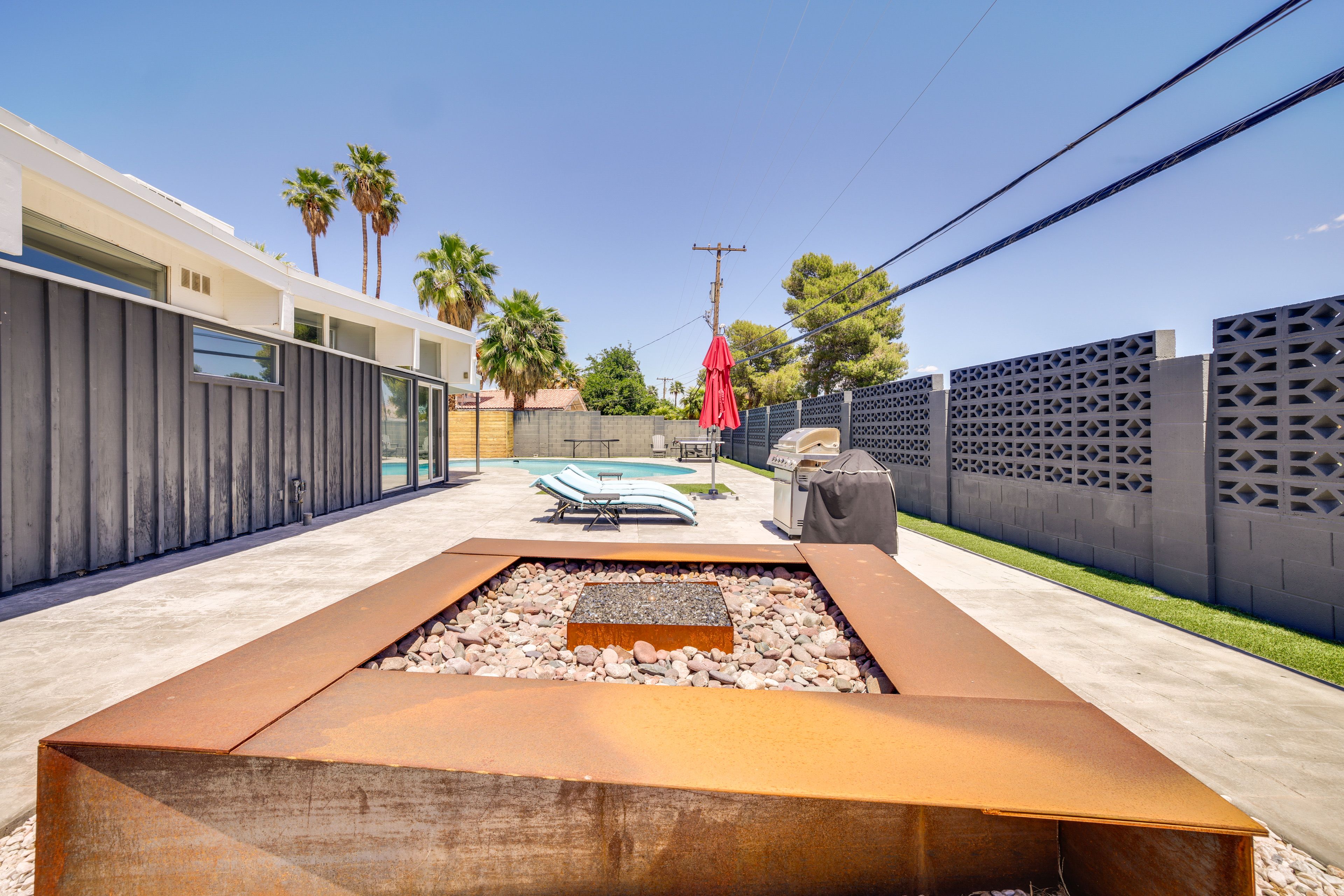 Fire Pit | Gas Grill | Charcoal Grill