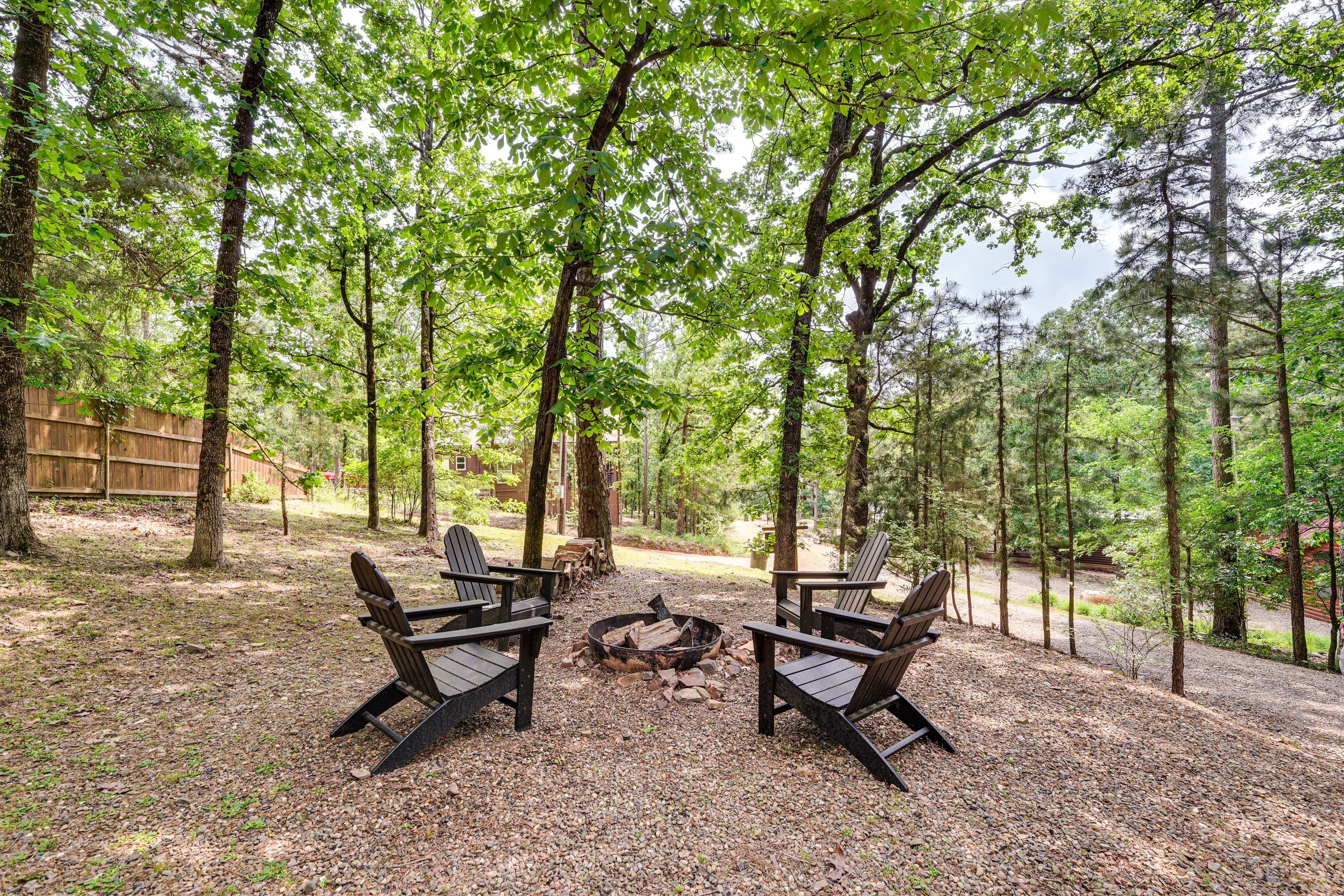 Private Yard | Fire Pit