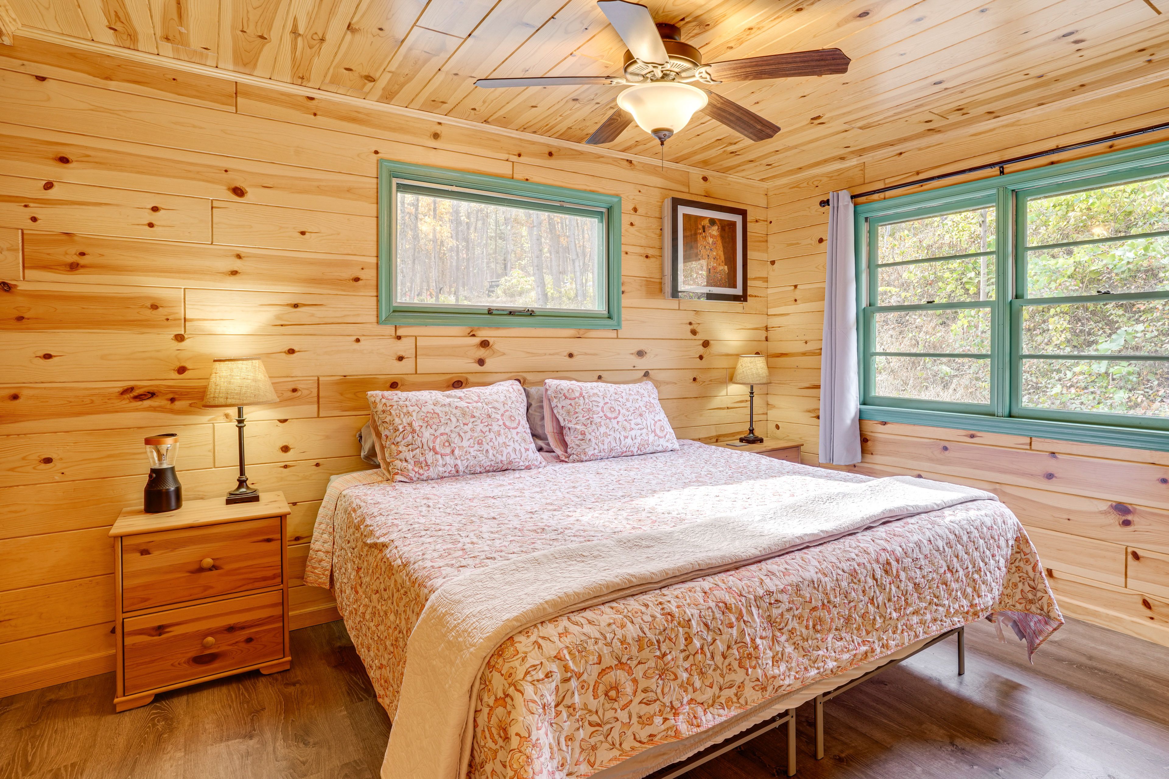 Bedroom 1 | King Bed | Linens