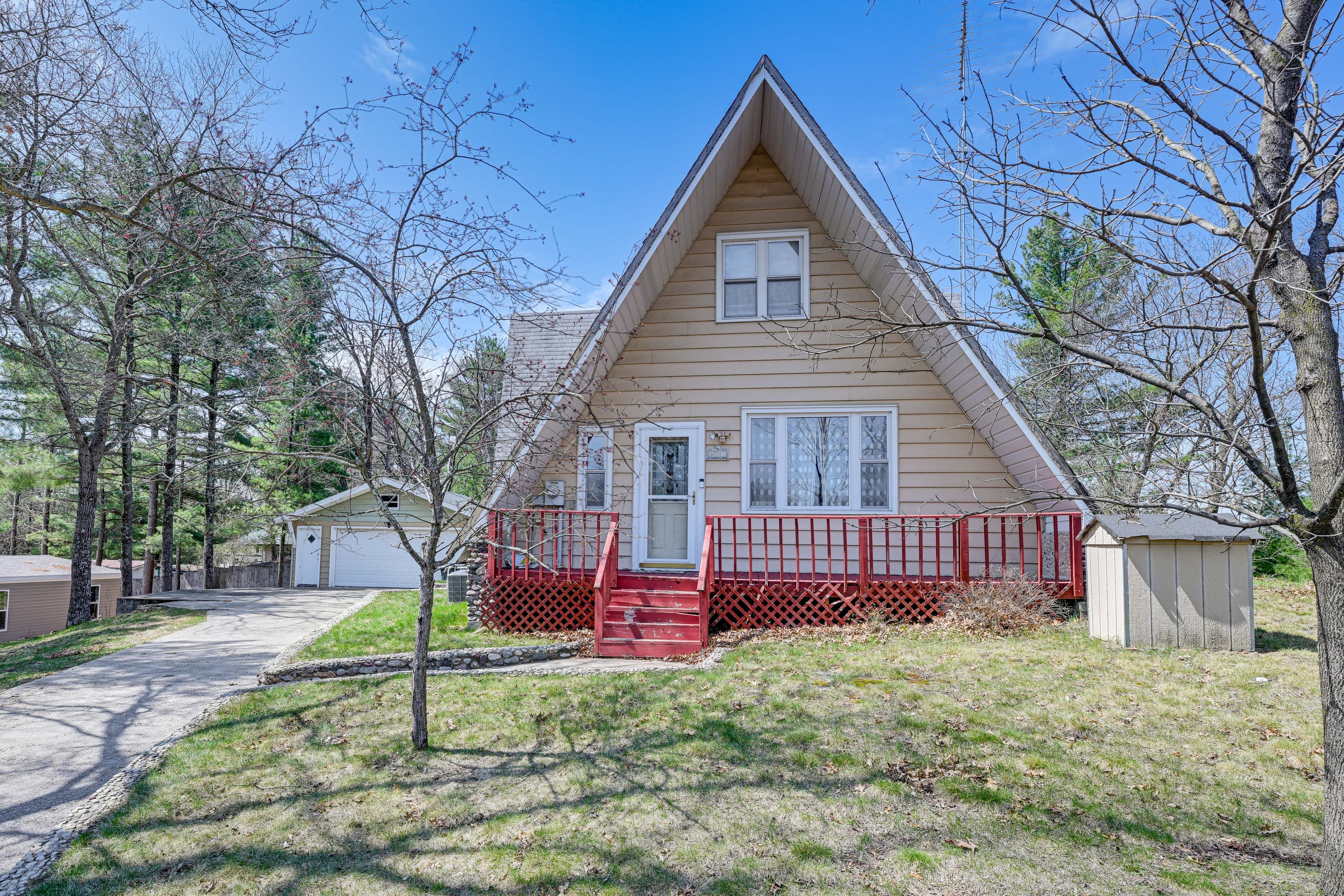 House Exterior | Front Entrance