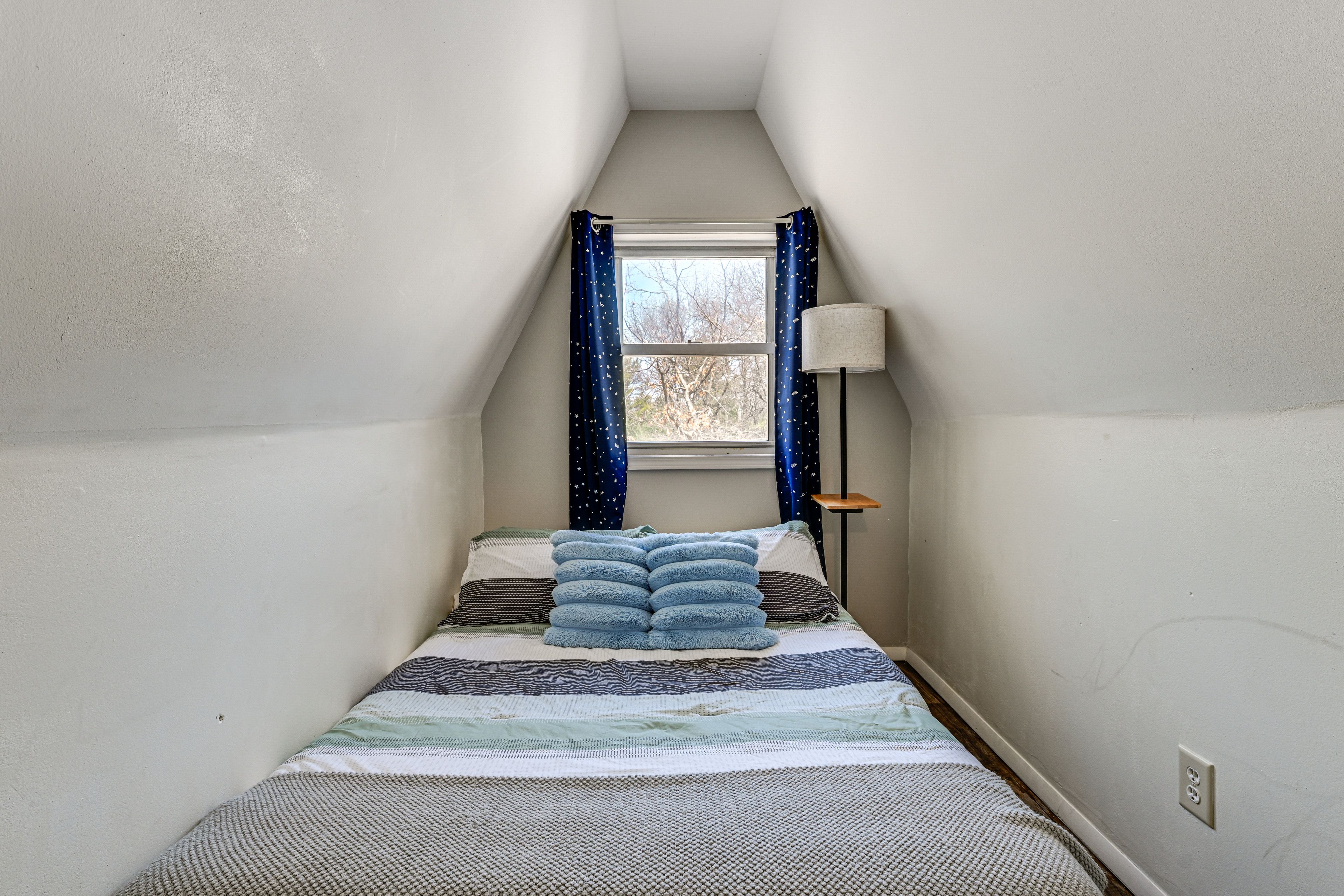 Bedroom 3 | Full Bed | 2nd Floor