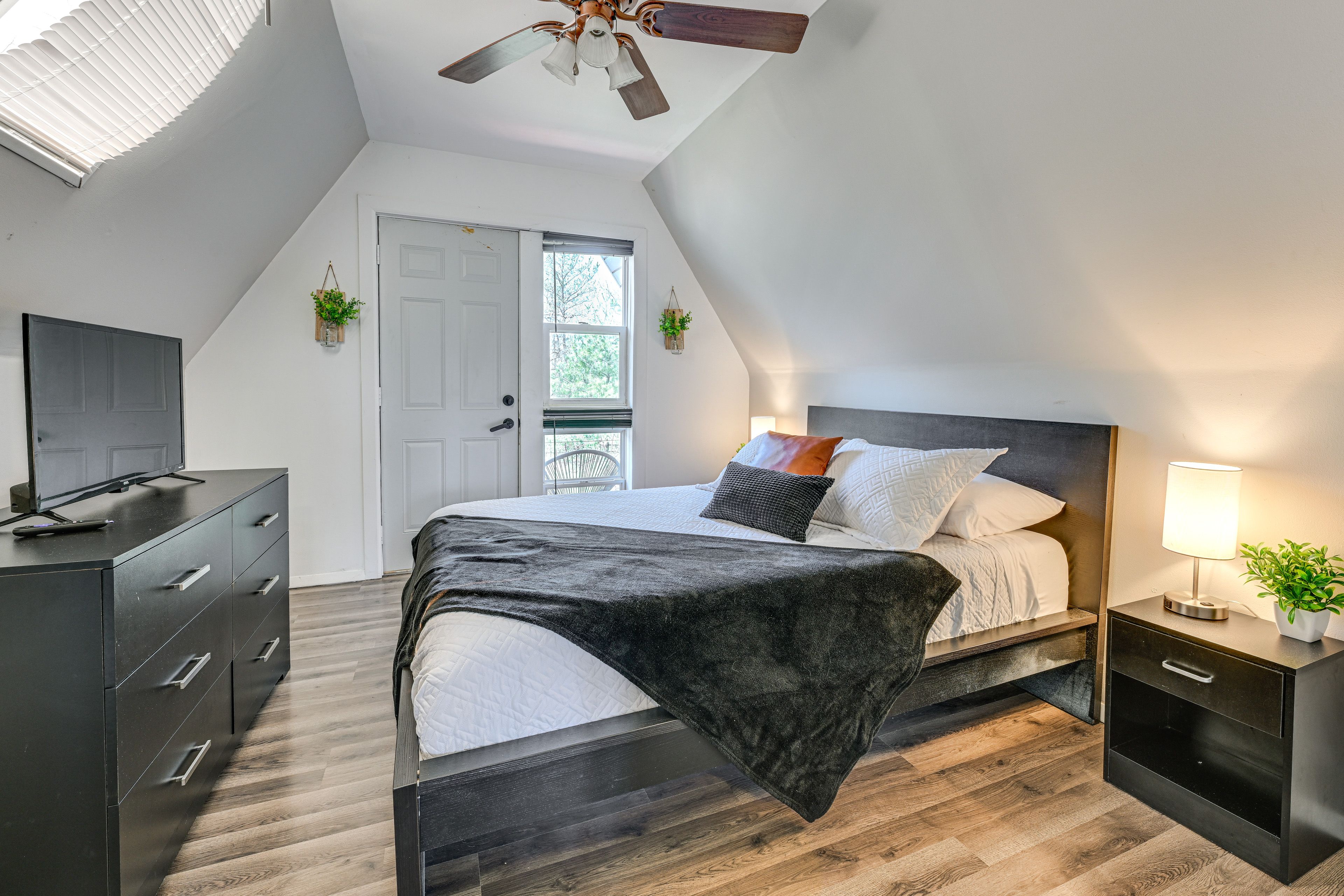 Bedroom 1 | Queen Bed | Balcony Access | 2nd Floor