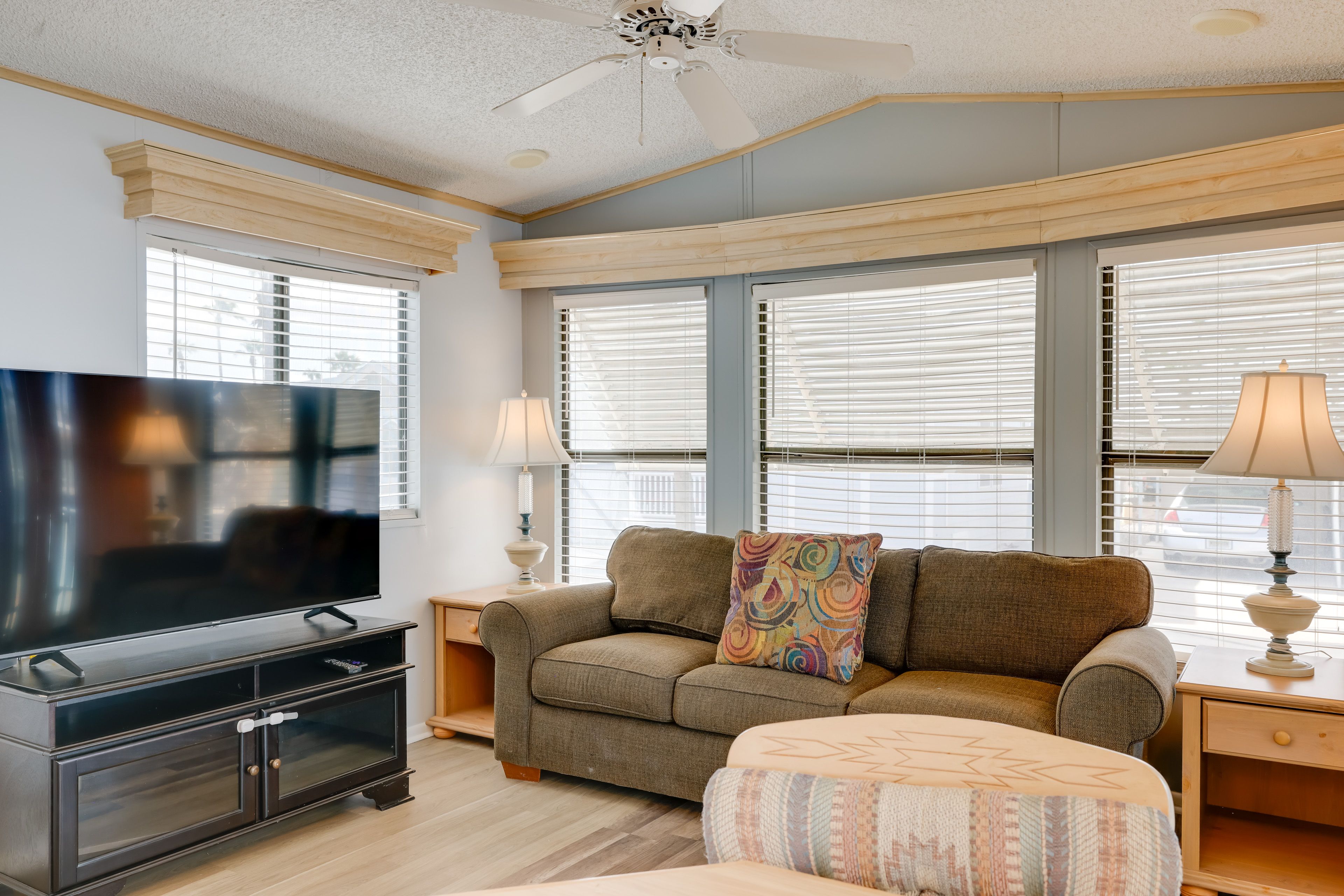 Living Room | Free WiFi | Central A/C & Heat