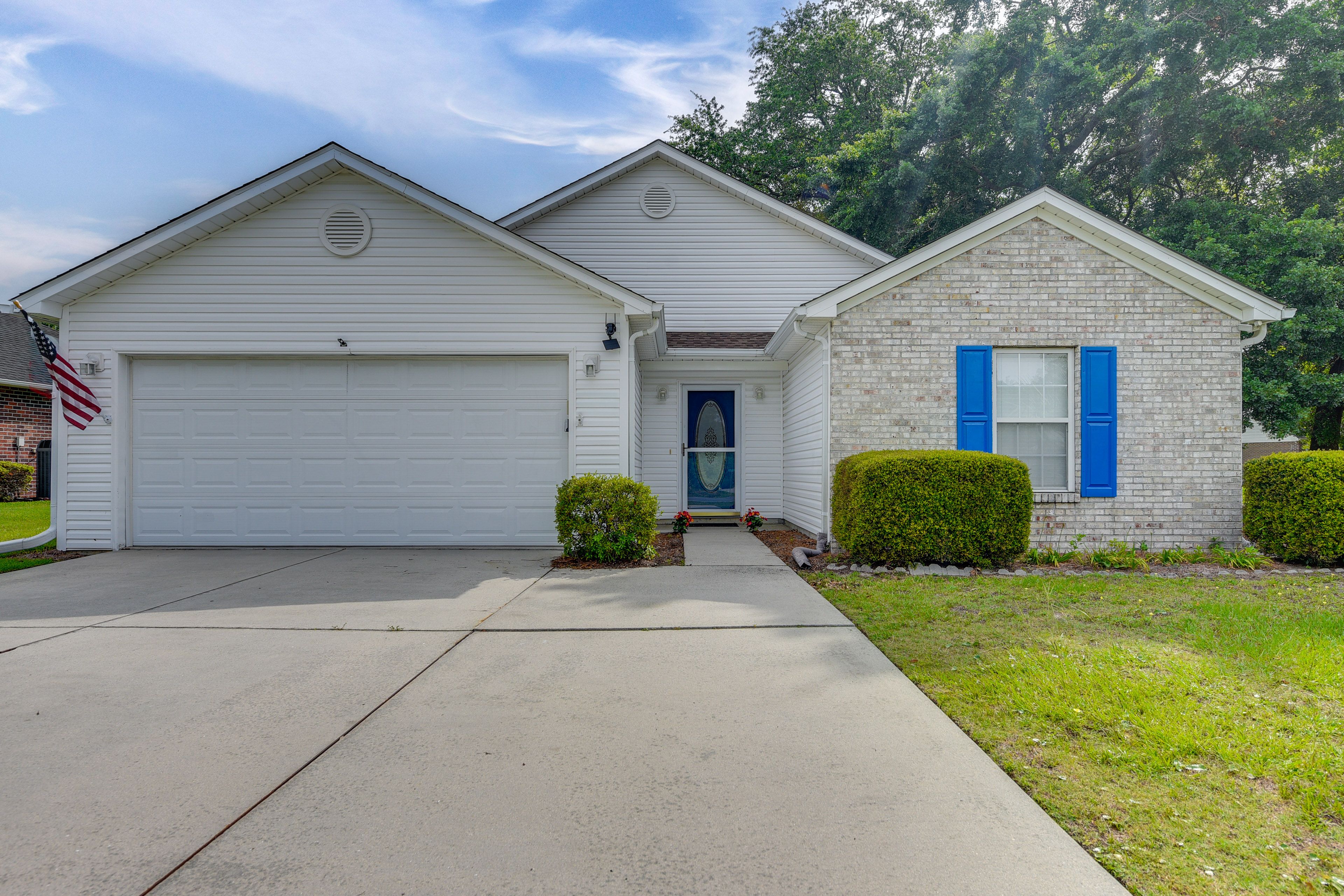 Home Exterior | Single-Story House