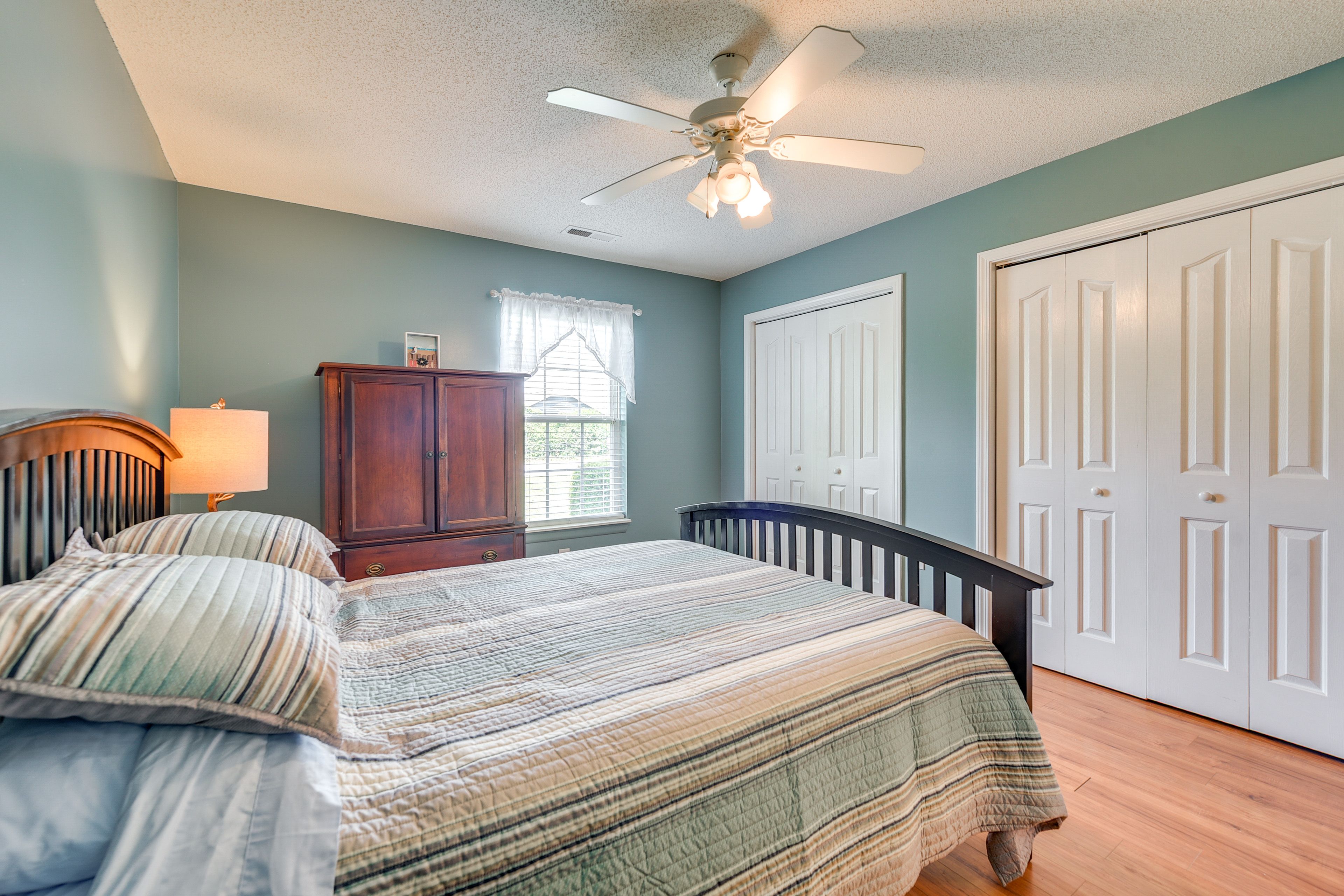 Bedroom 2 | Queen Bed | Linens Provided