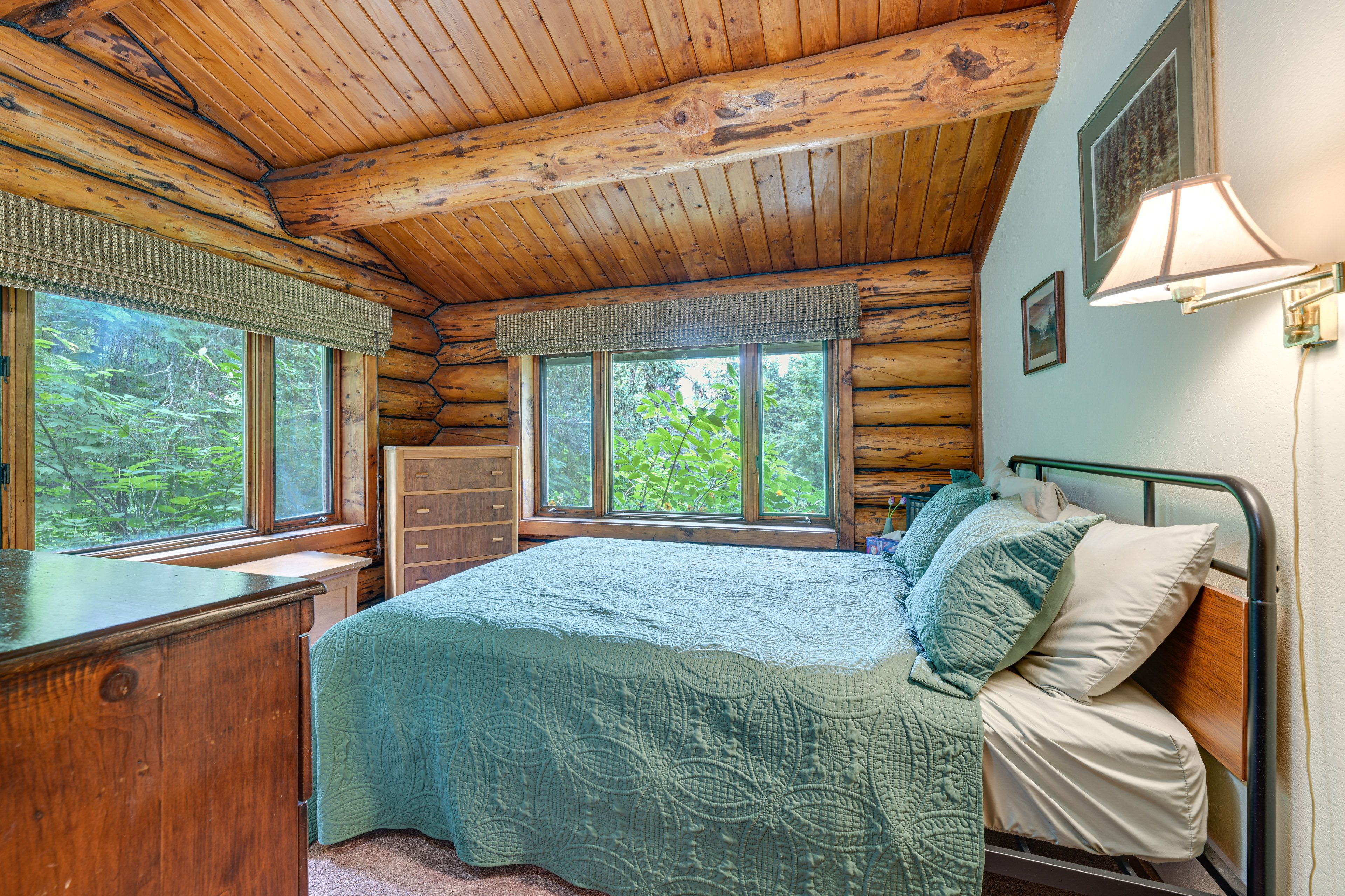 Bedroom 1 | Queen Bed | Linens Provided