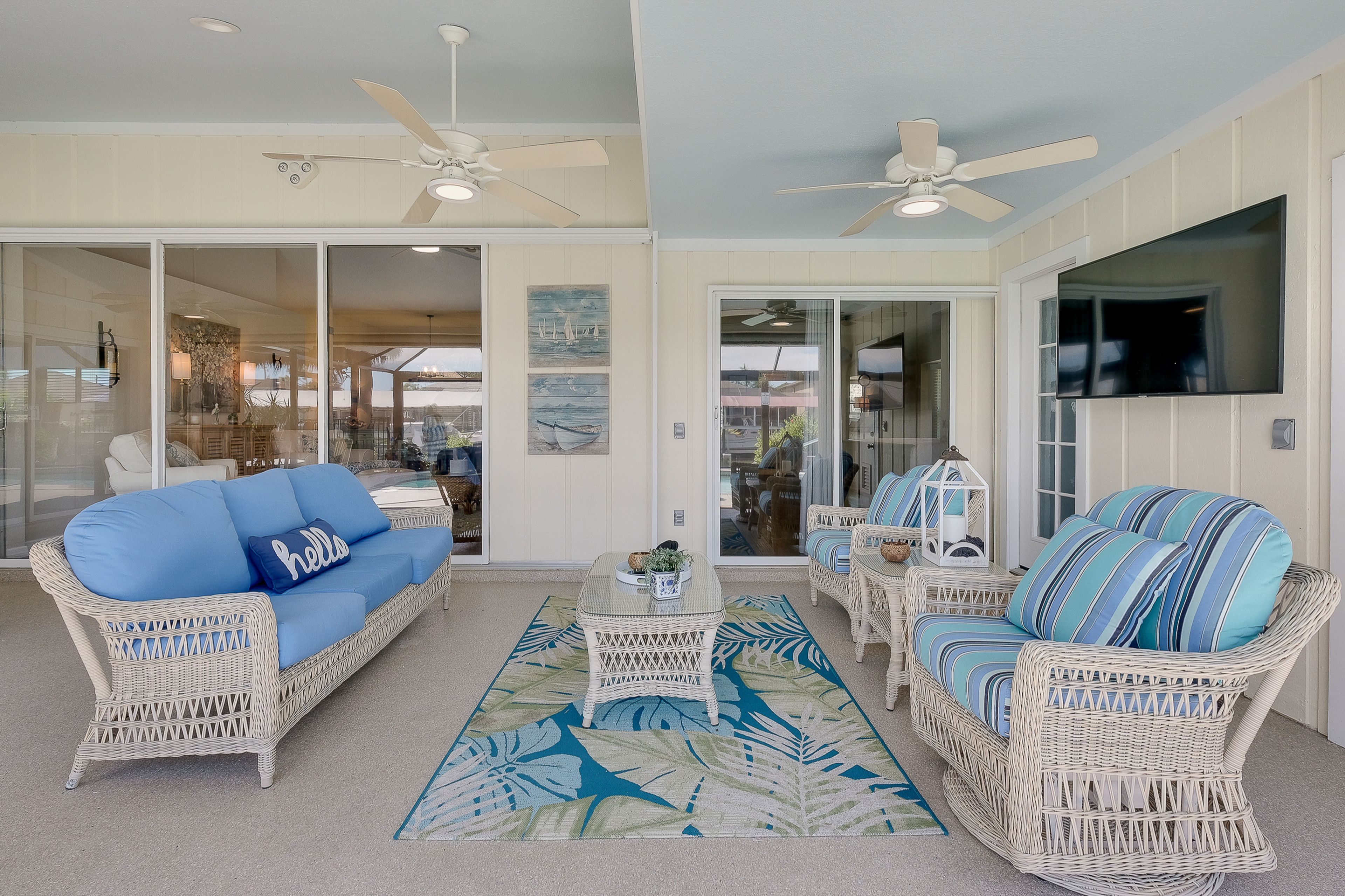 Lanai w/ Retractable Screens | Seating & Dining | Outdoor TV