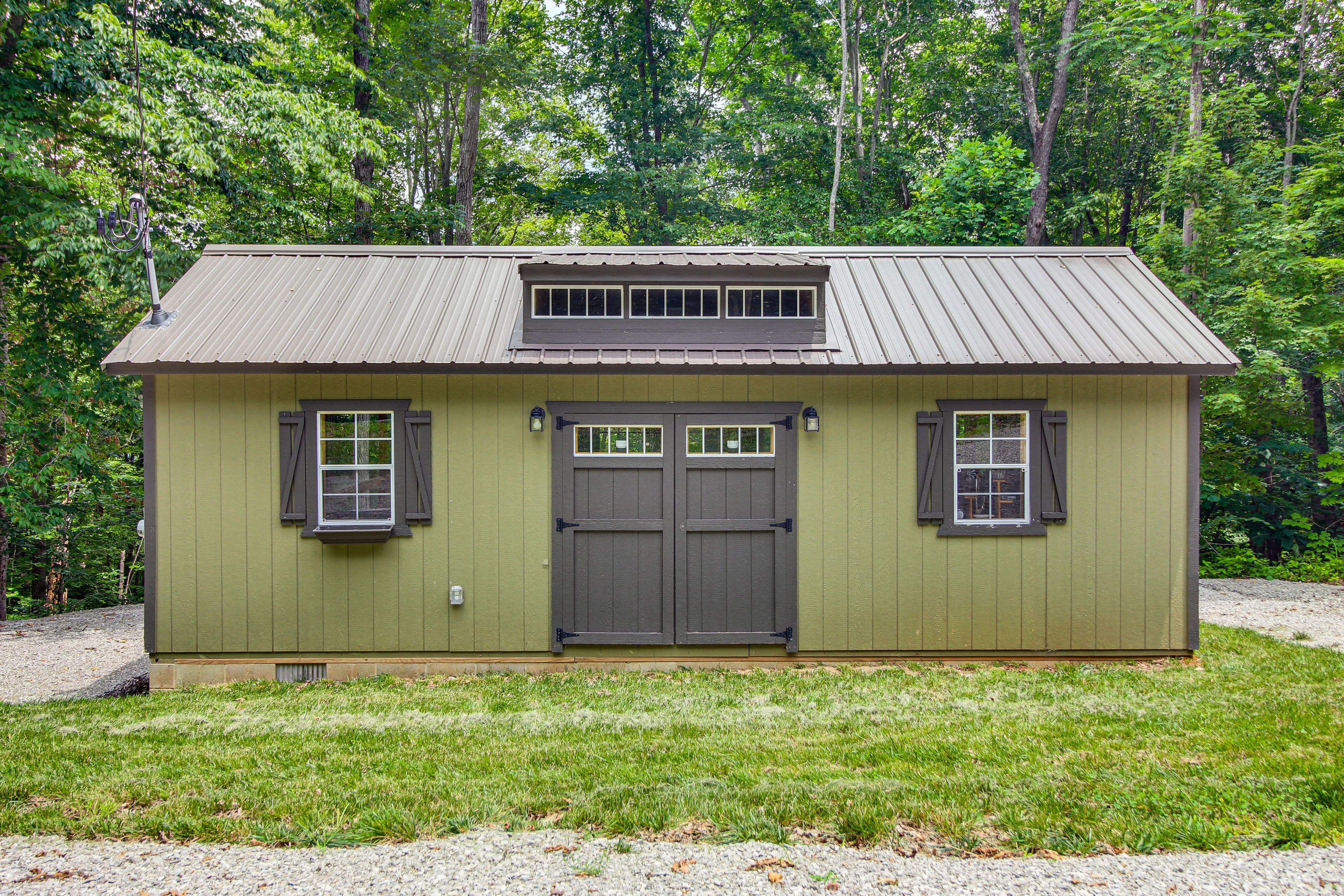 Property Exterior | Private Deck | Outdoor Dining Area | Fire Pit