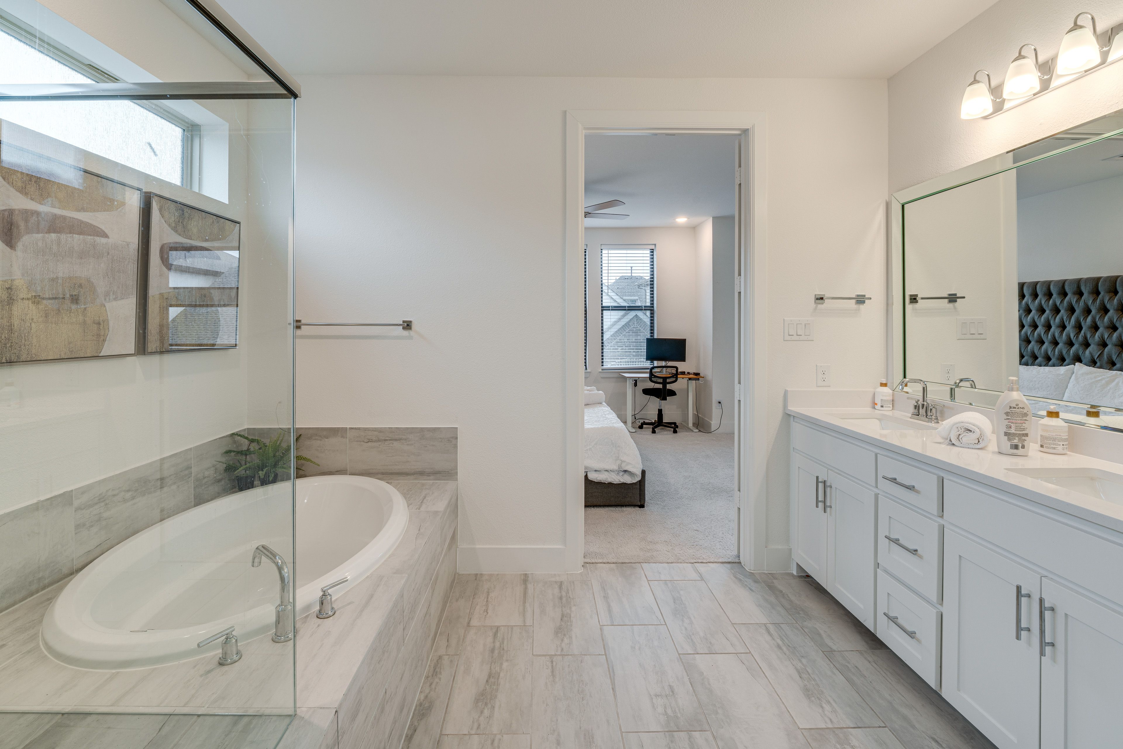 En-Suite Bathroom | 3rd Floor | Complimentary Toiletries