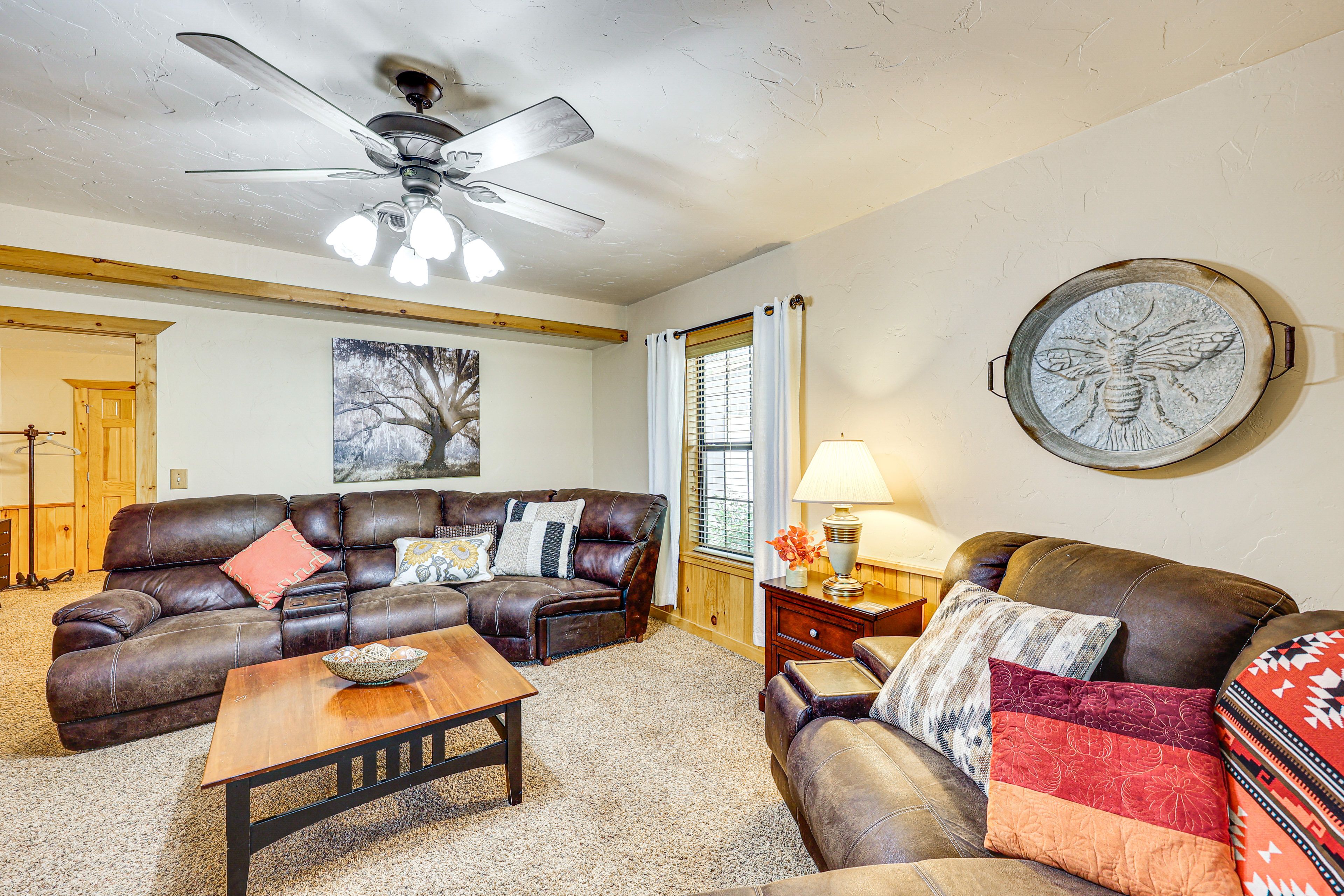 Living Room | Central A/C & Heat | Free WiFi | 1 Interior Step