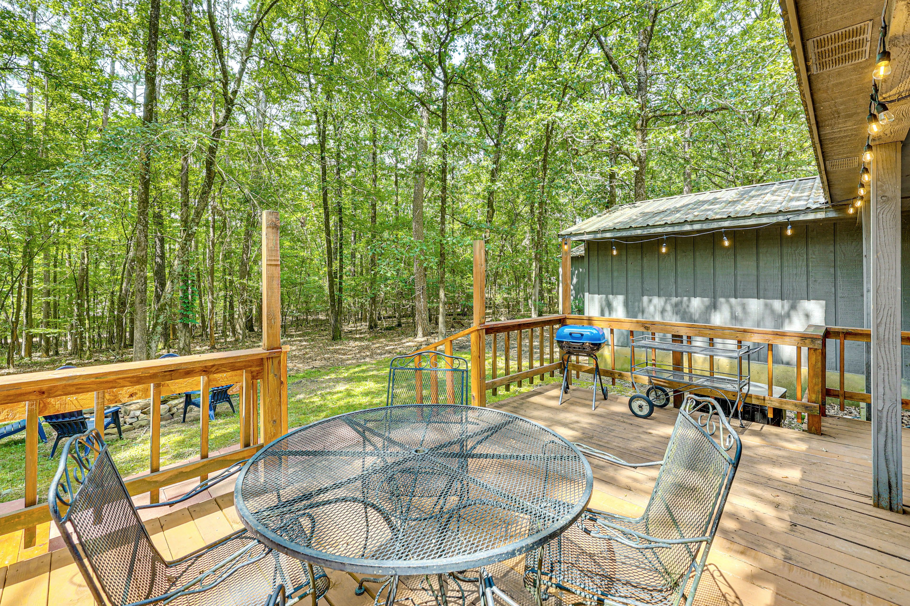 Hochatown Vacation Rental | 3BR | 2BA | 1,800 Sq Ft | 2 Steps to Enter