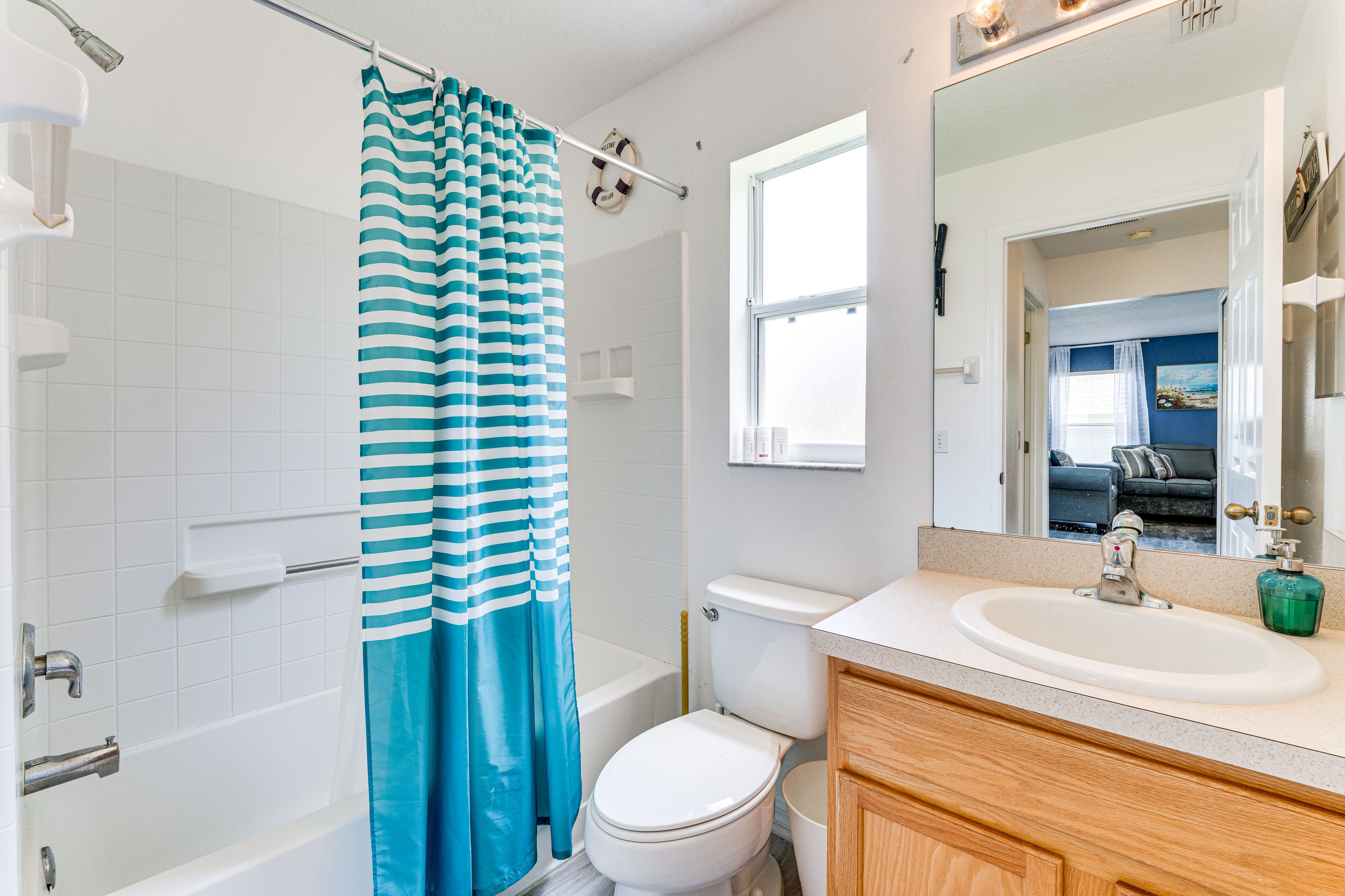 Full Bathroom | 1st Floor