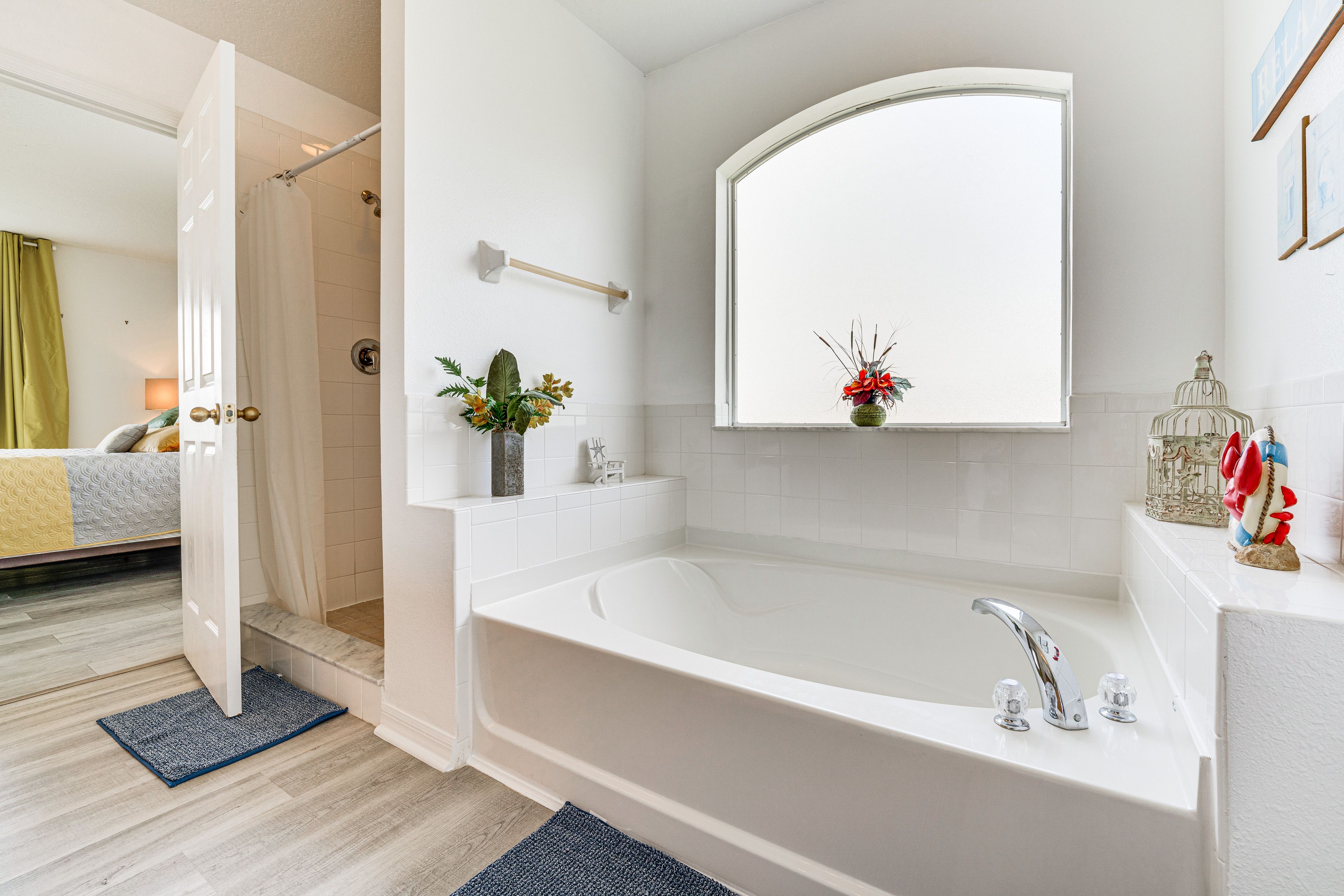 En-Suite Bathroom | 2nd Floor | Towels Provided