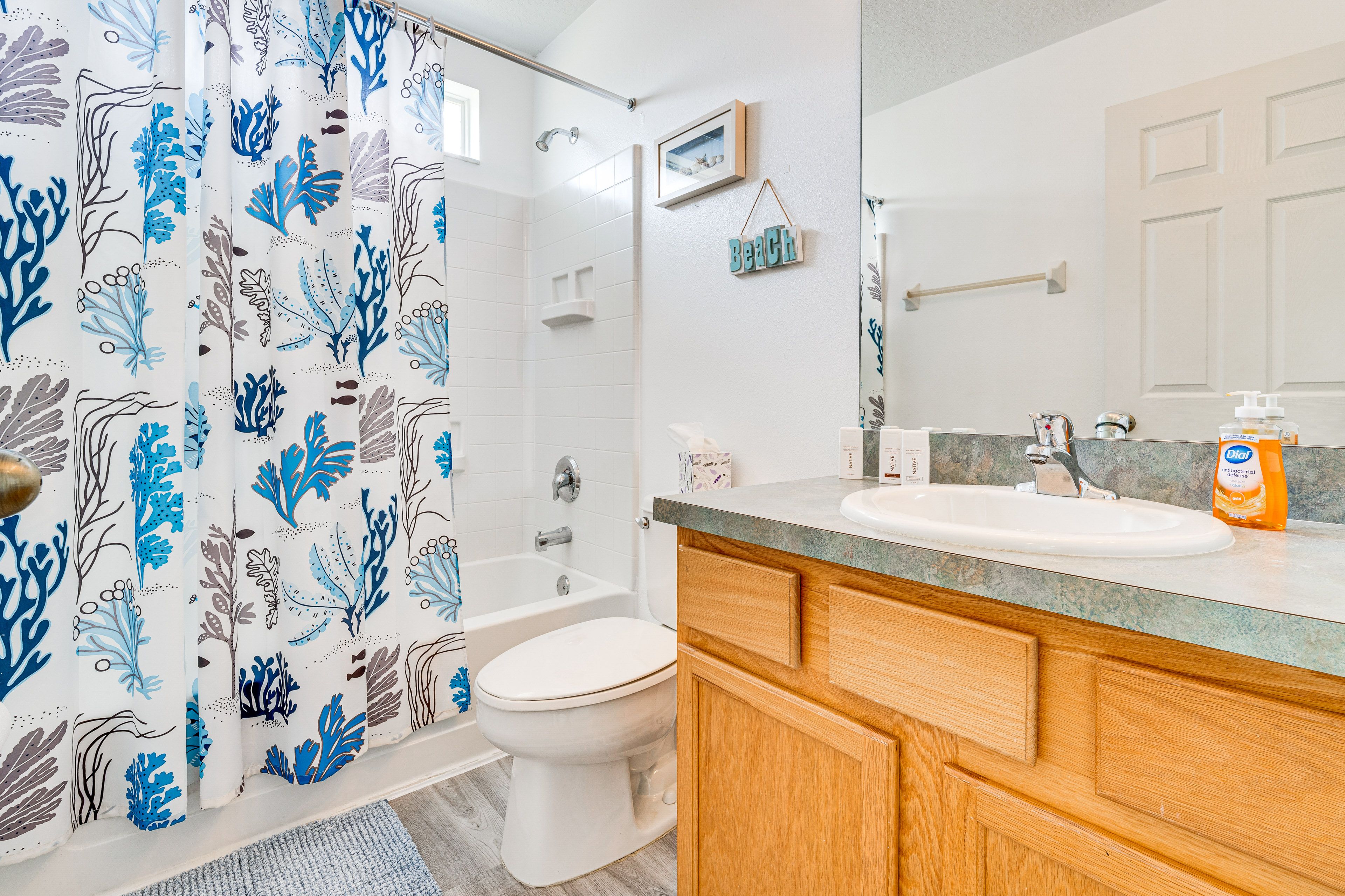 Full Bathroom | 2nd Floor | Complimentary Toiletries | Hair Dryer