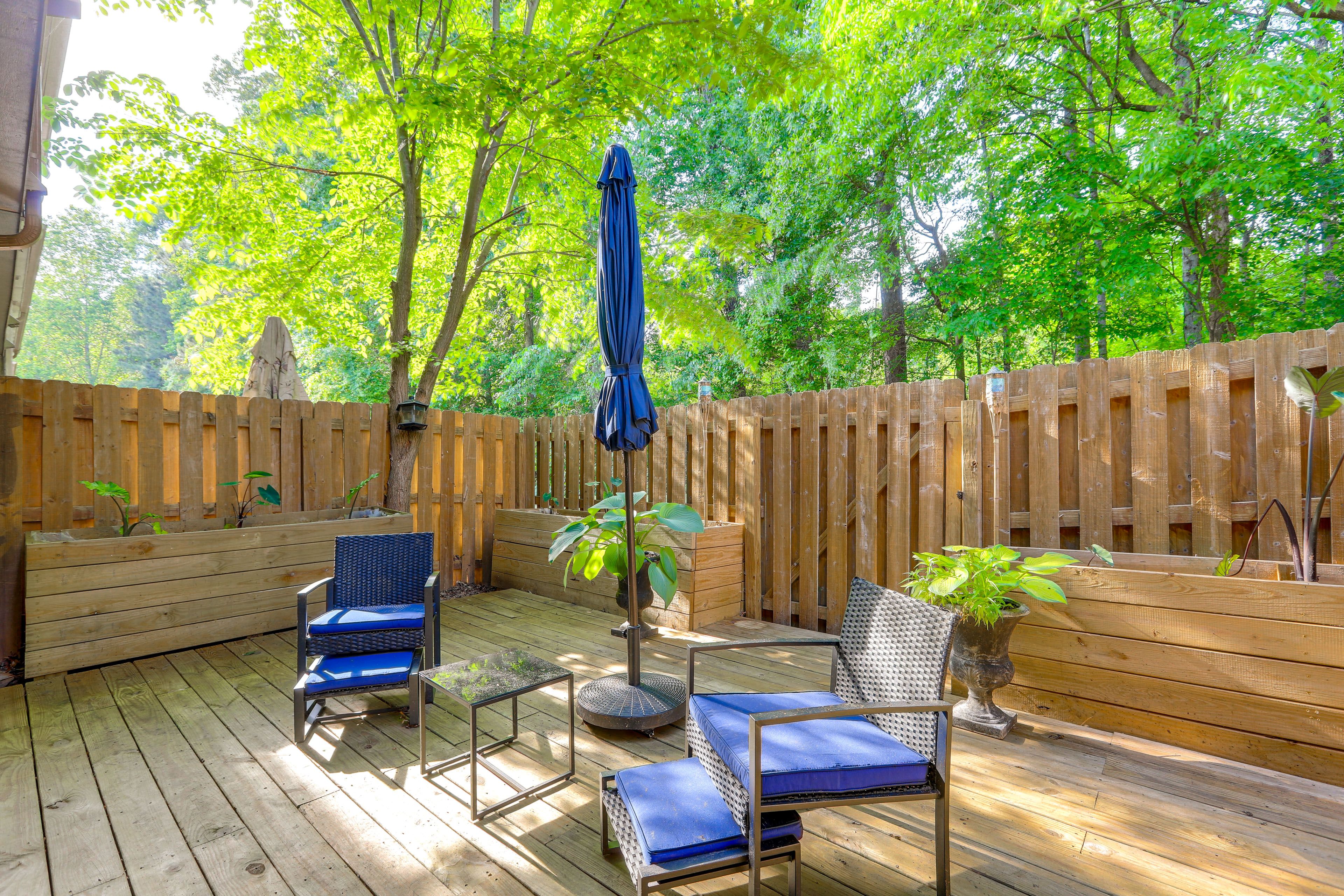 Patio | Outdoor Seating