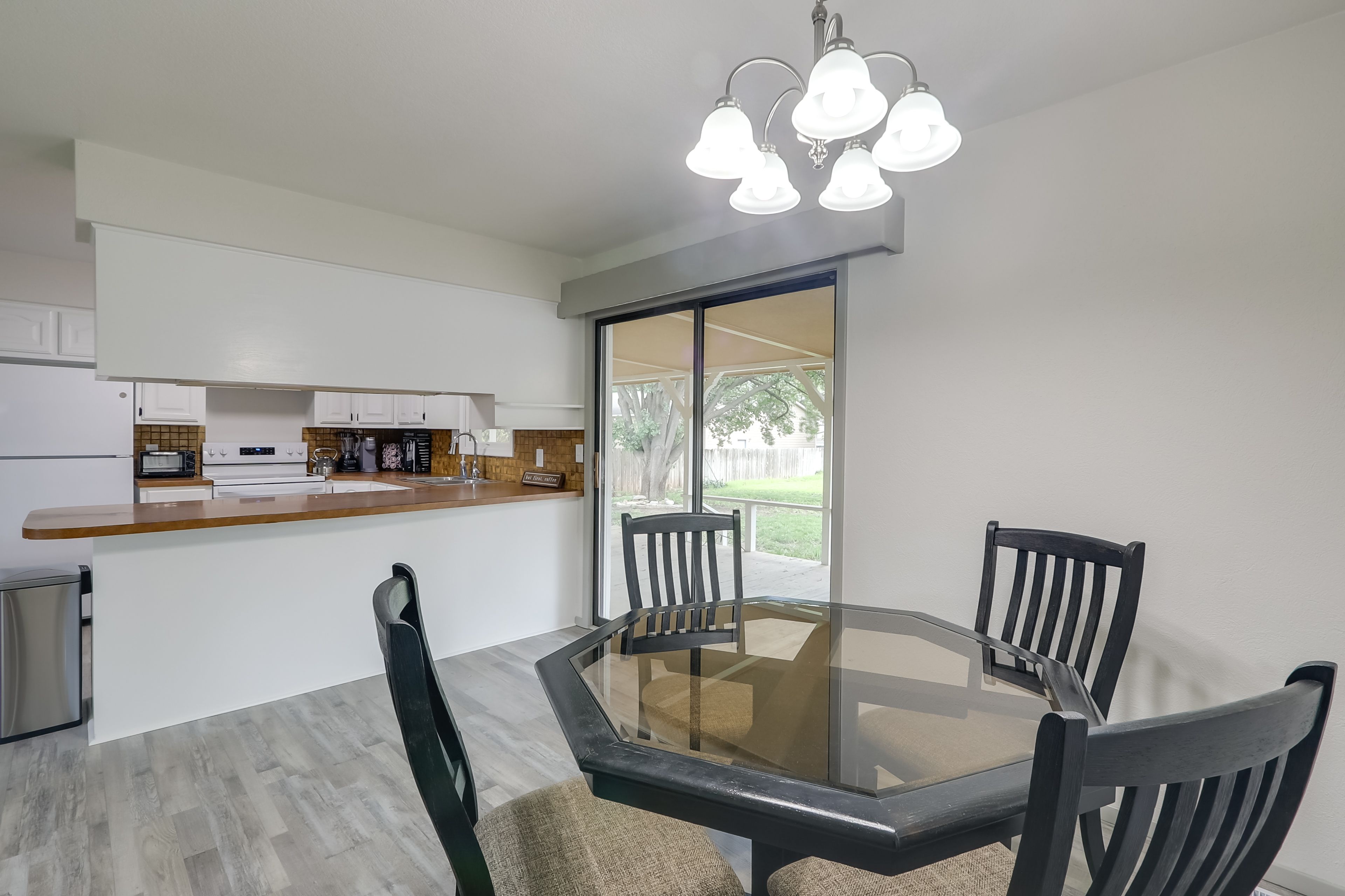 Eat-In Kitchen | Dishware & Flatware | 1st Floor