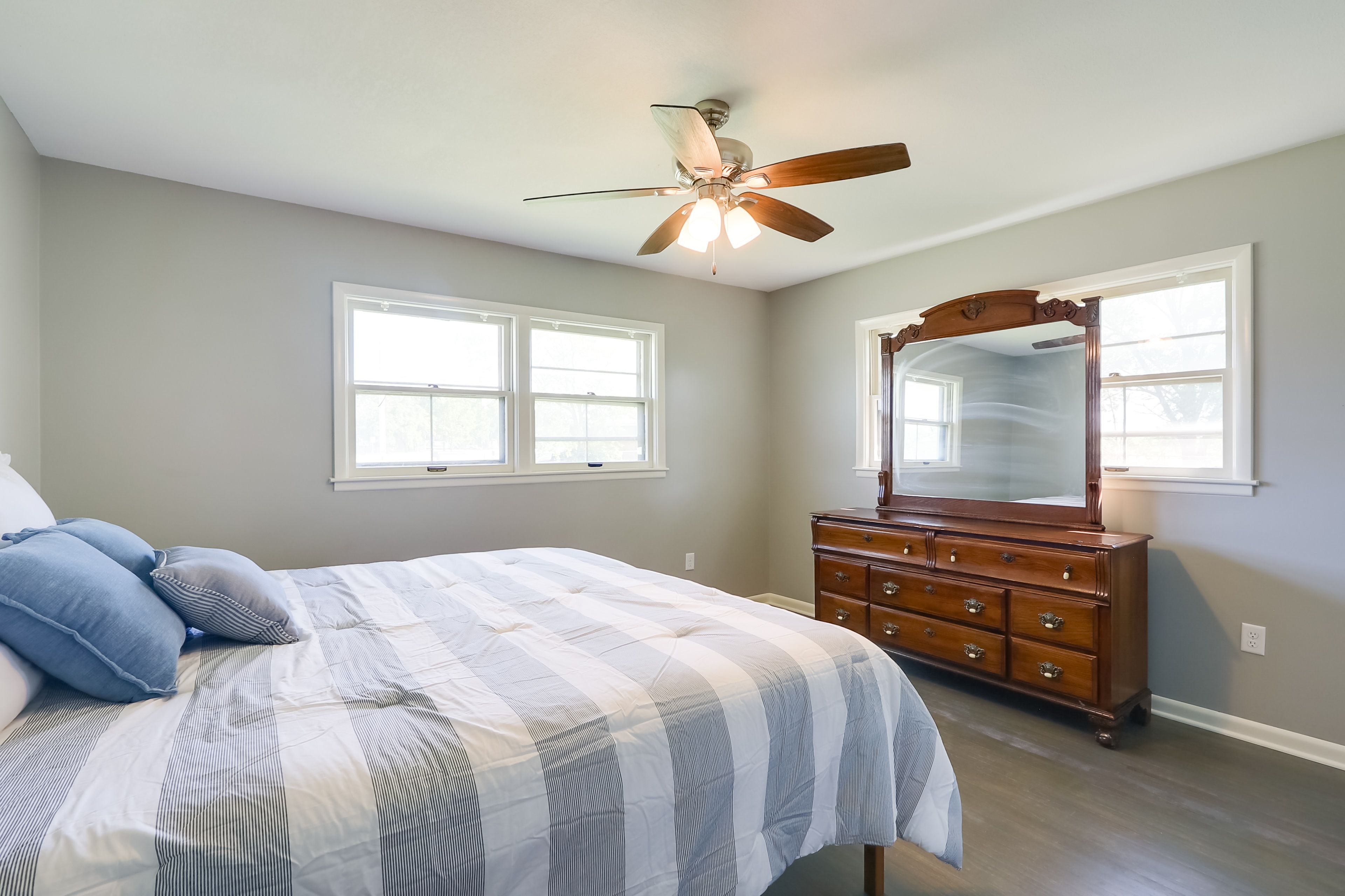 Bedroom 2 | King Bed