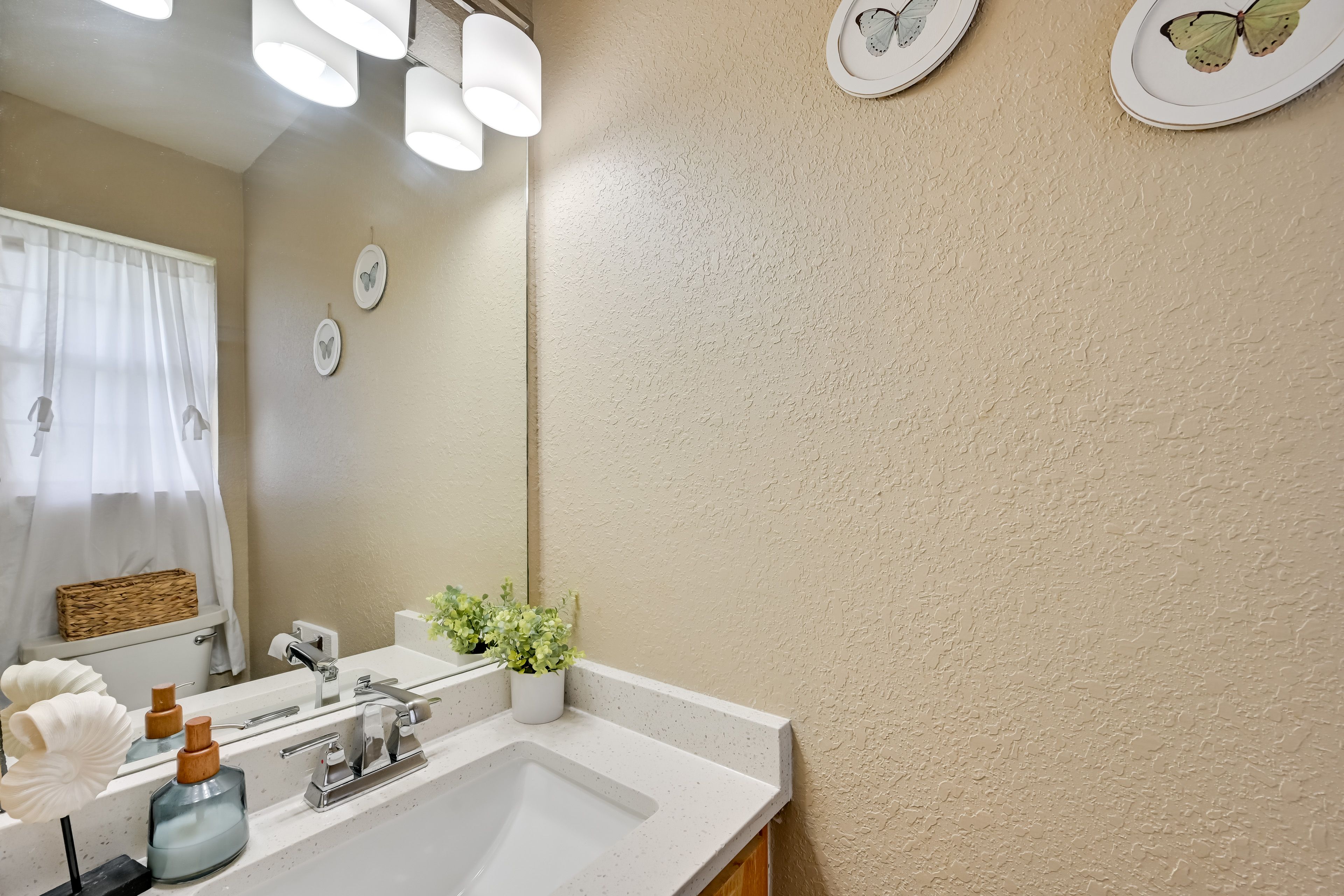 Half Bath | 1st Floor