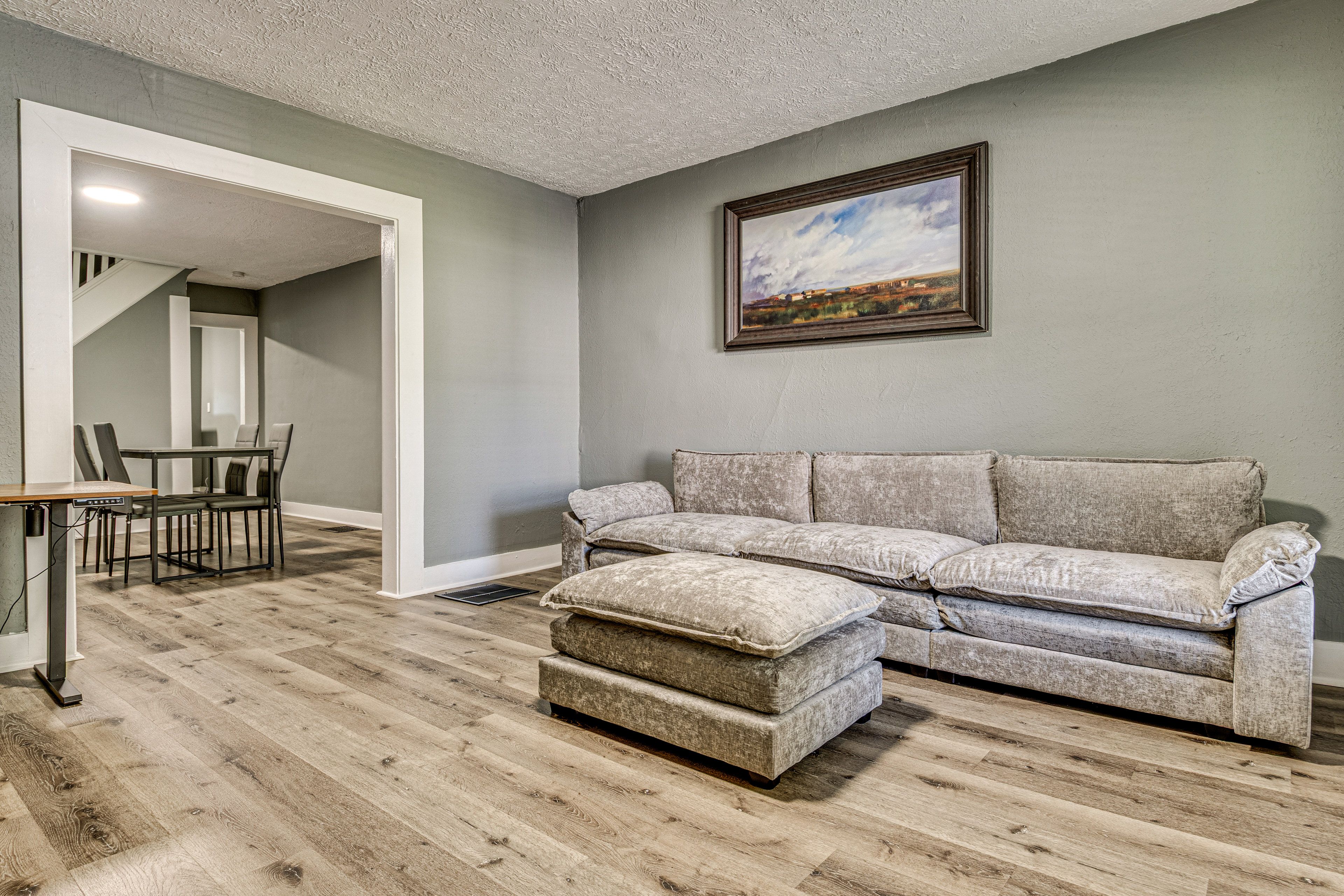 Living Room | Free WiFi | Central Heating & A/C | Smart TV | 1st Floor