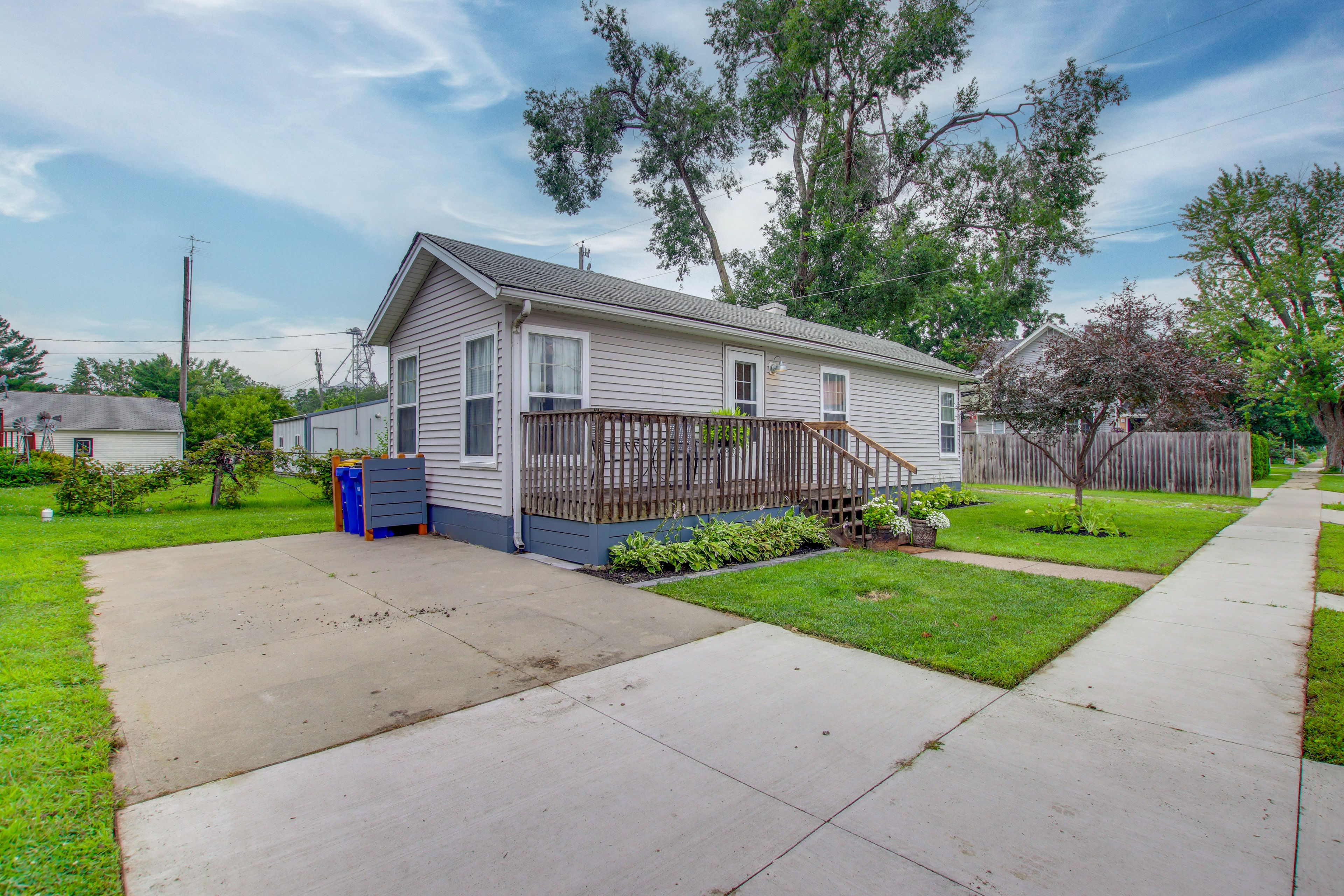 Parking | Driveway (2 Vehicles) | Street