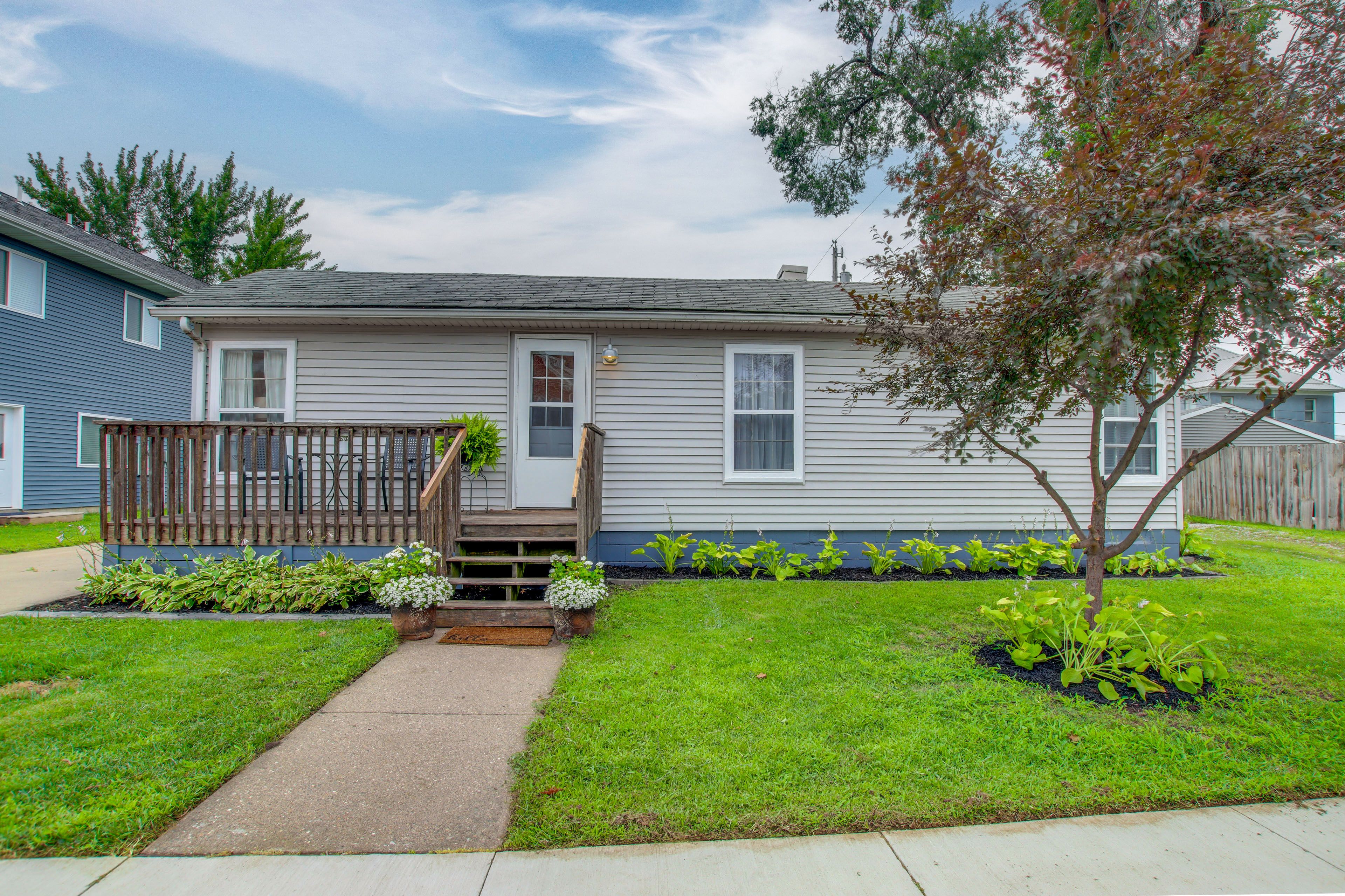 Kalona Vacation Rental | 1BR | 1BA | Steps Required | 800 Sq Ft