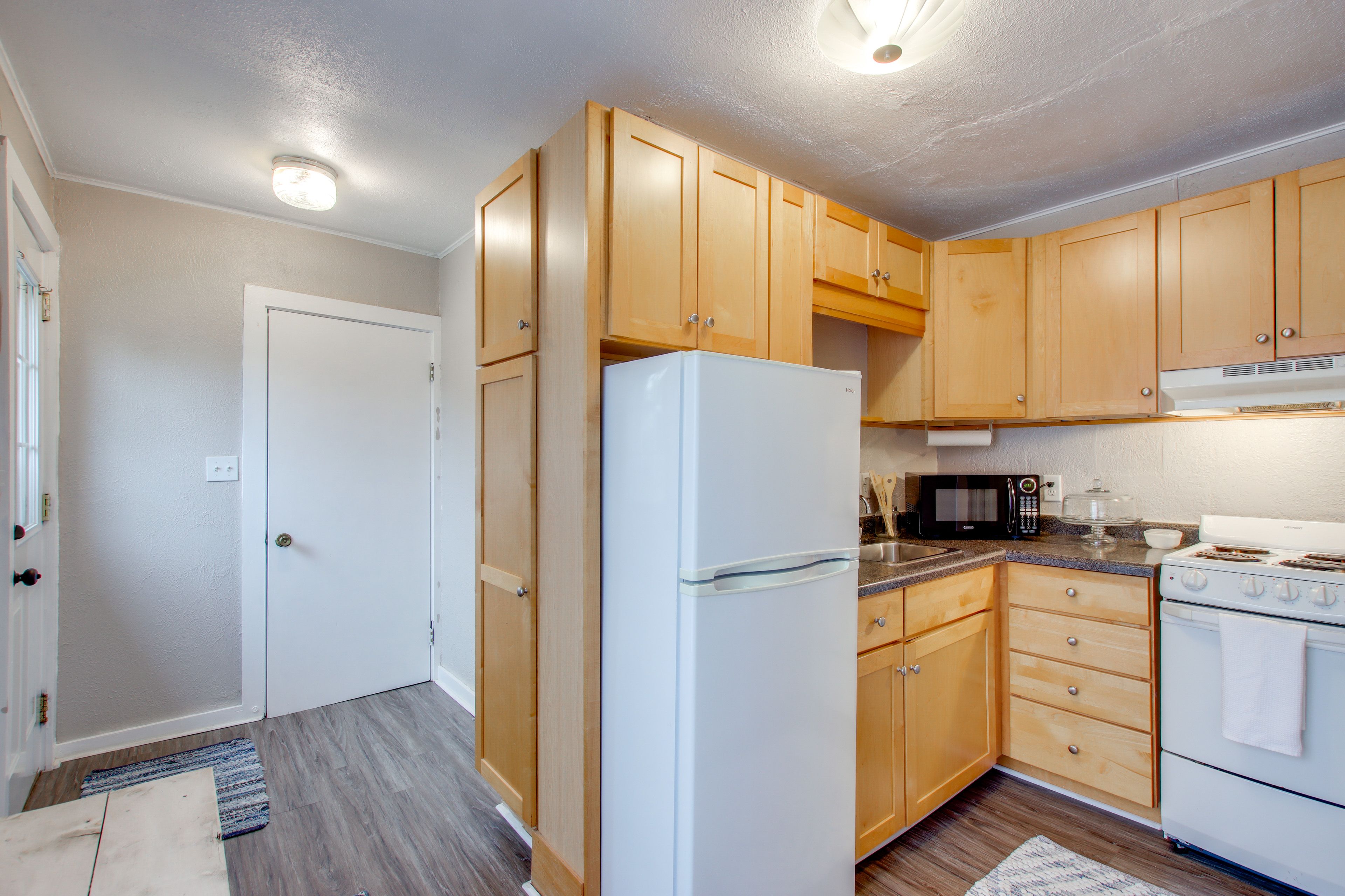 Kitchen | Drip Coffee Maker | Toaster