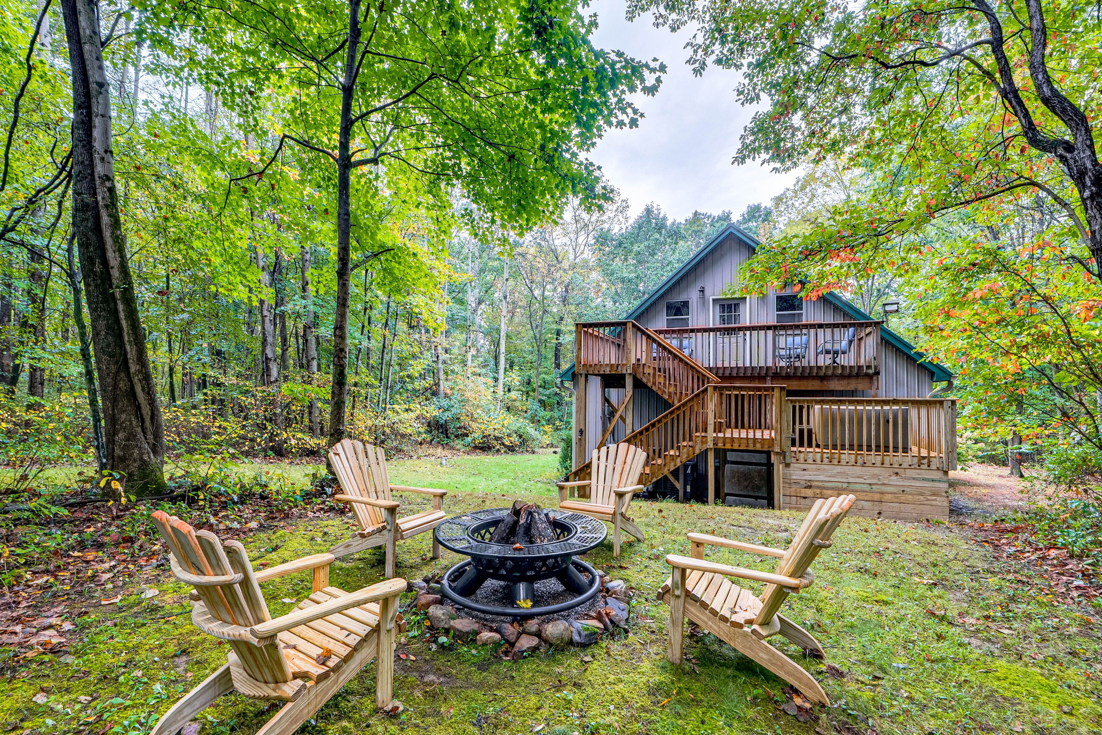 Amanda Vacation Rental | 2BR | 2BA | 2,200 Sq Ft | Small Step to Enter