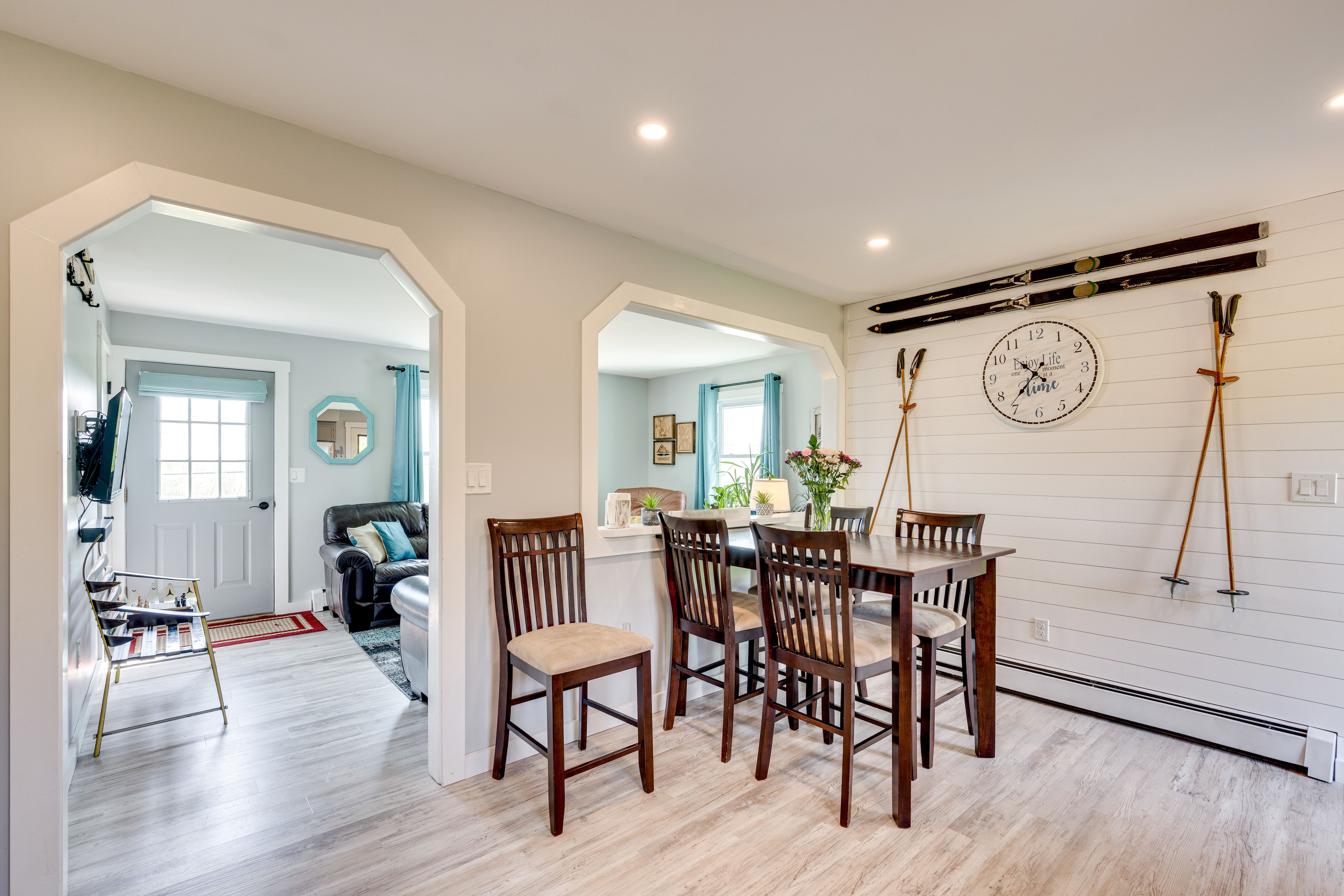 Dining Area | Dishware/Flatware Provided | Main Level