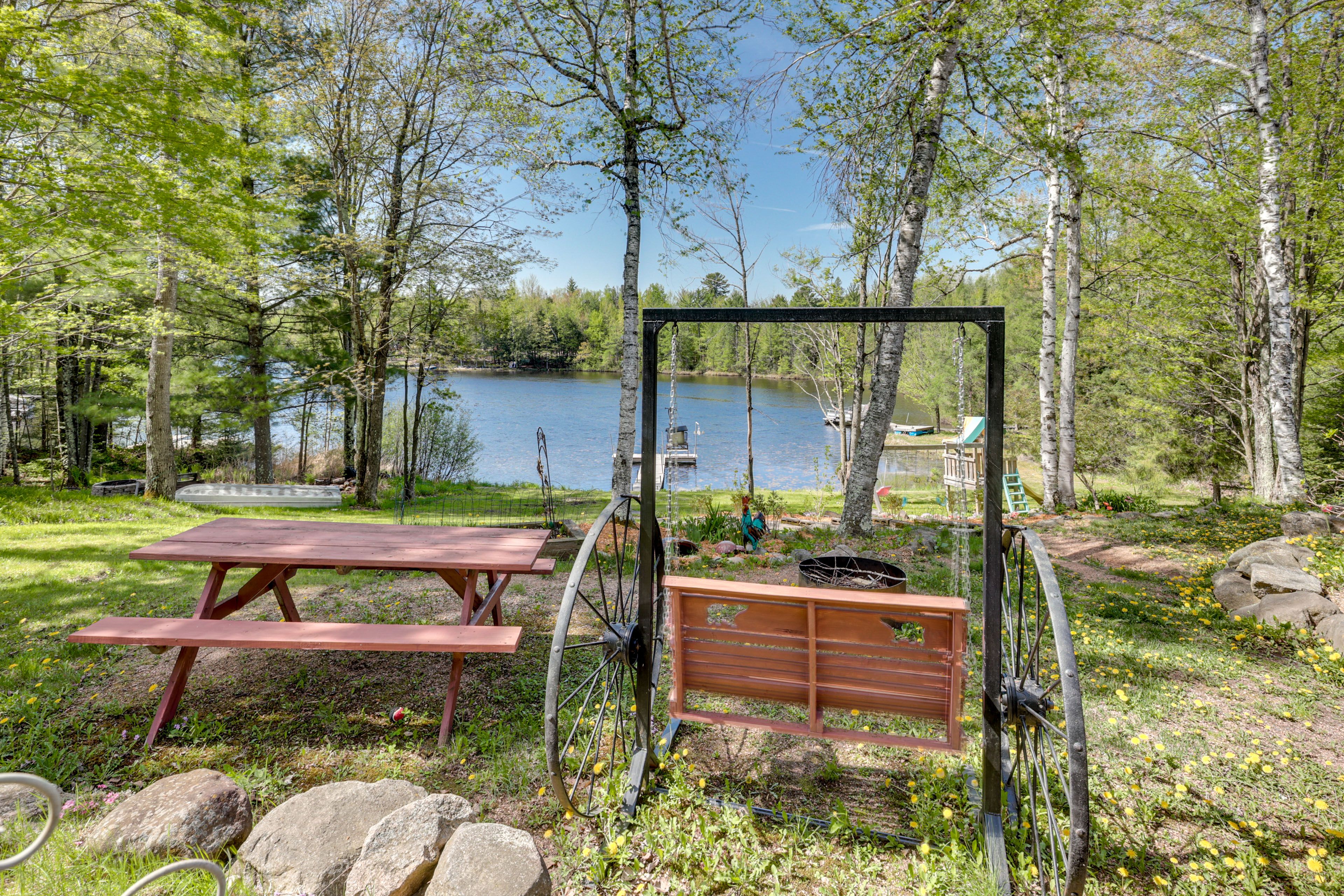 Picnic Table | Fire Pit