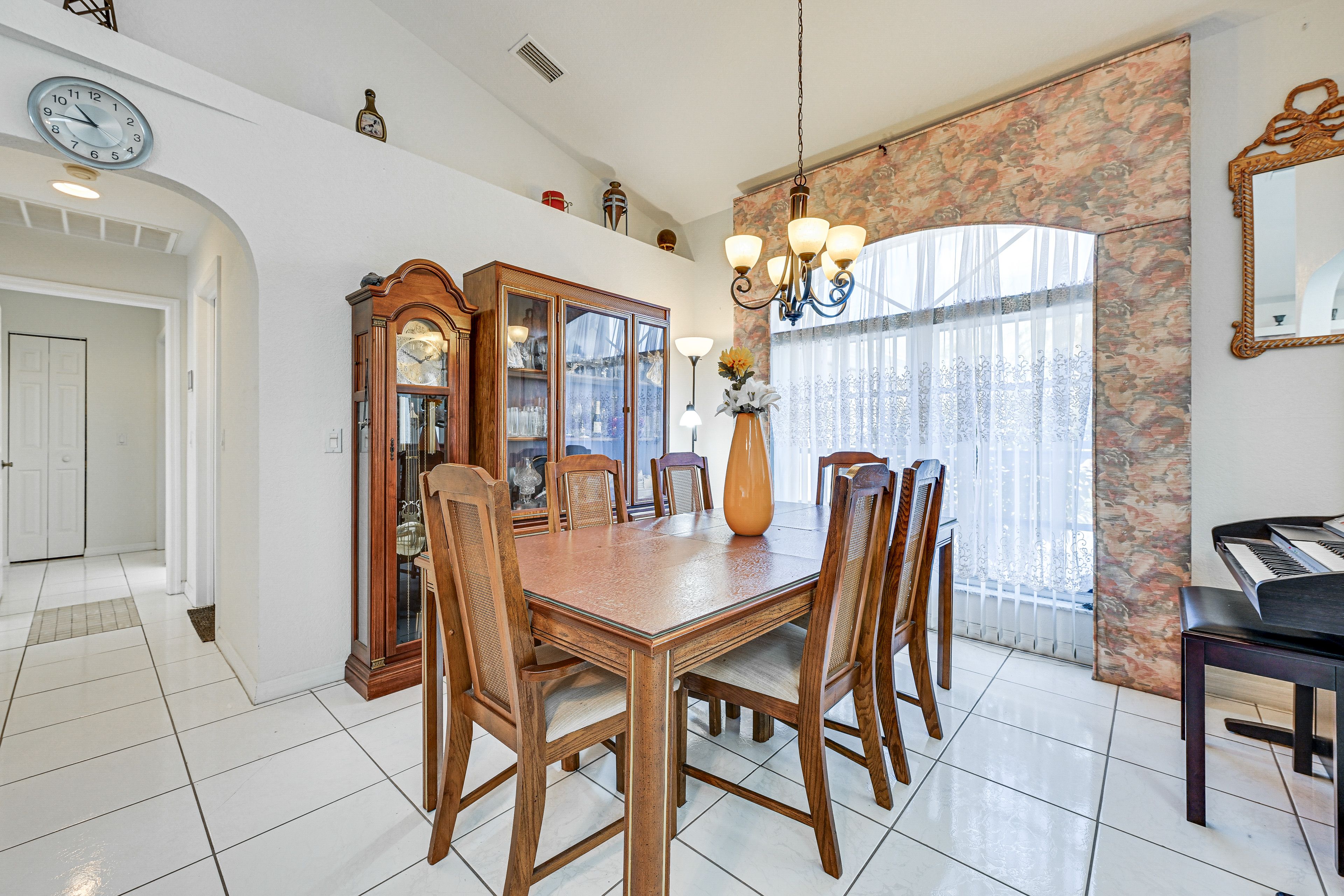 Dining Area | Dishware/Flatware | Trash Bags/Paper Towels