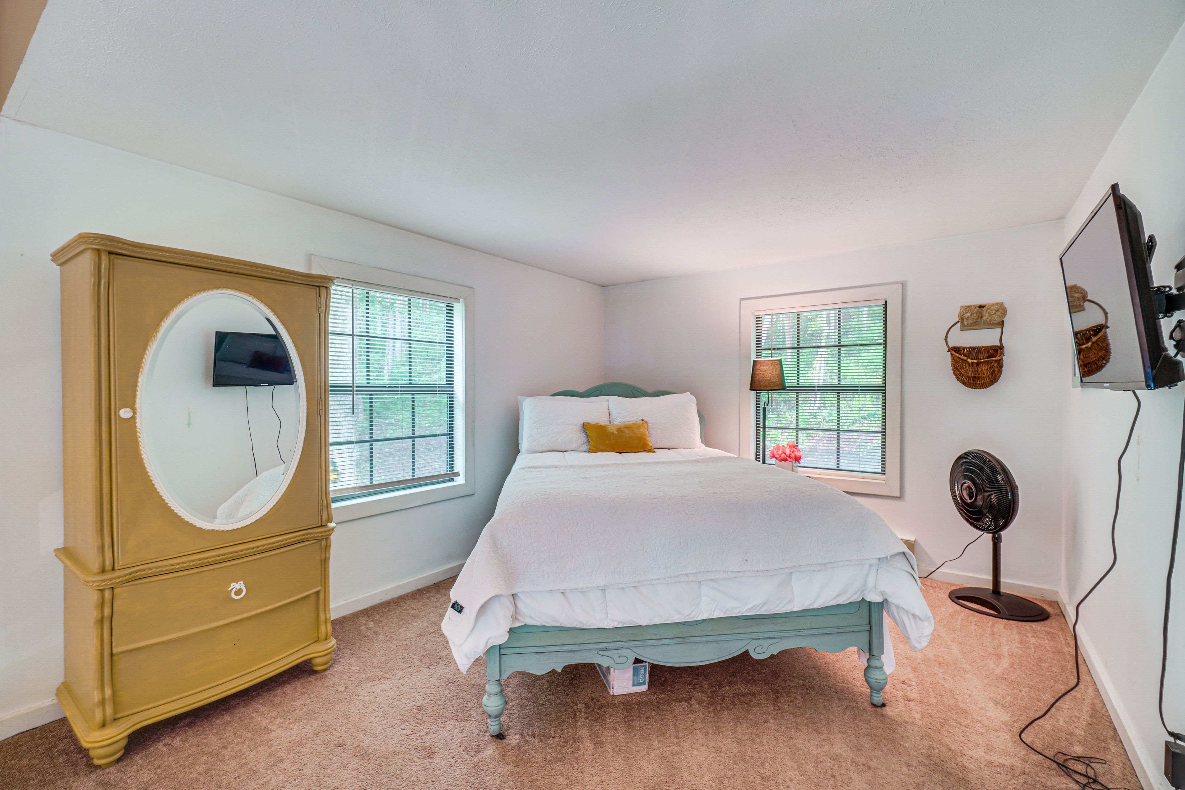 Loft | Full Bed | 2 Twin Beds | 2nd Floor