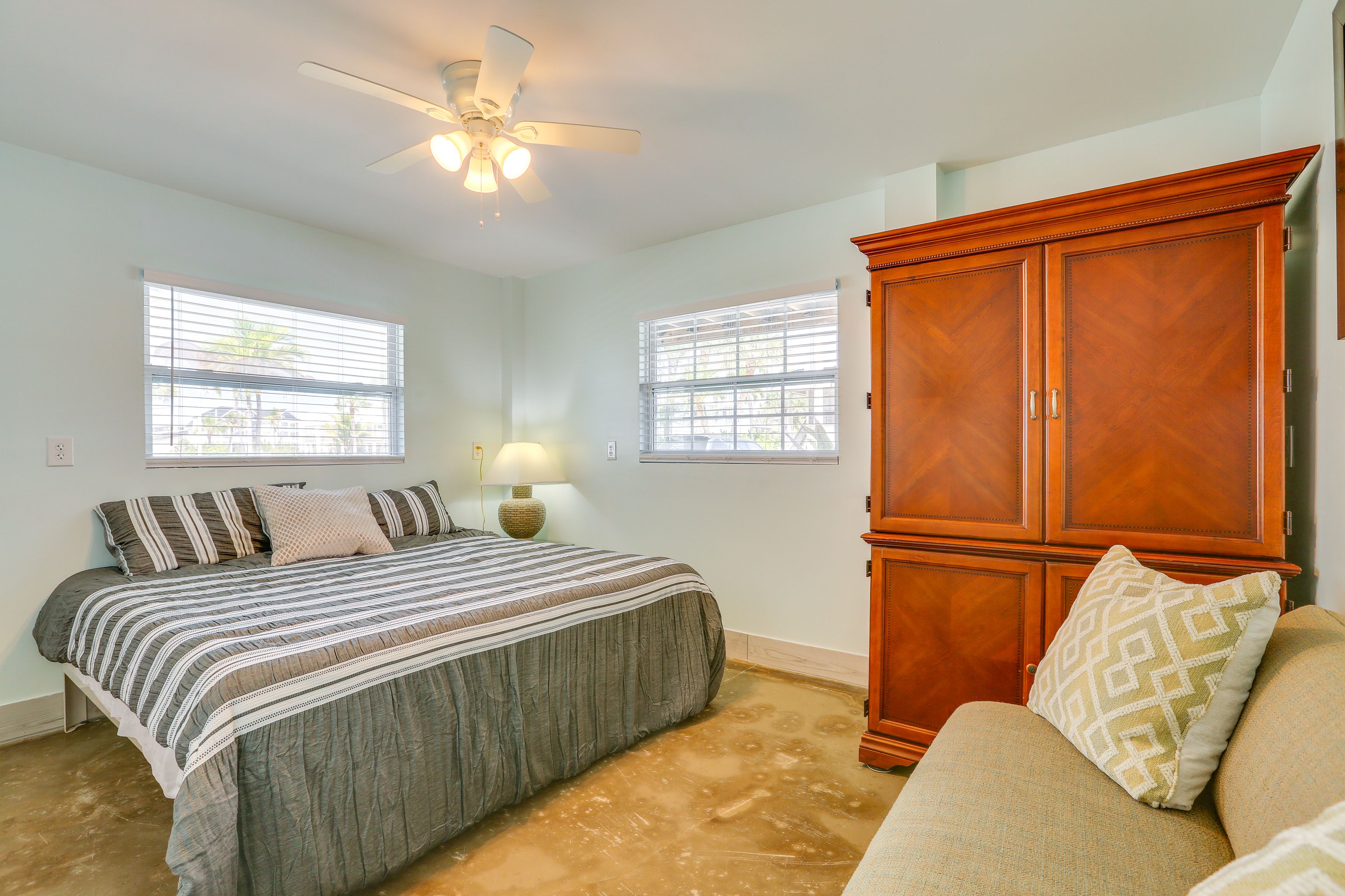Bedroom 1 | King Bed | Linens Provided