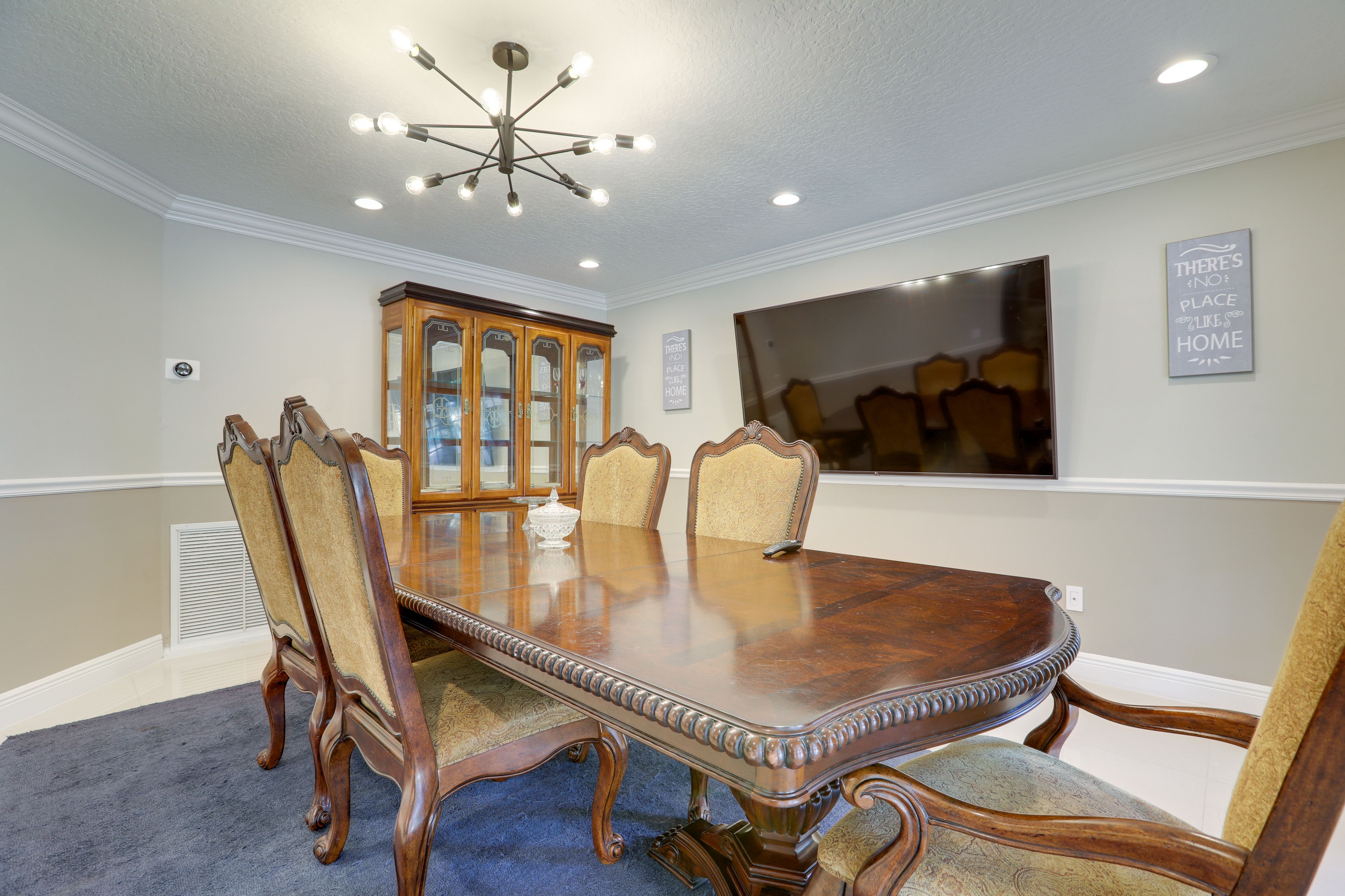 Dining Room | Dishware/Flatware Provided | 1st Floor